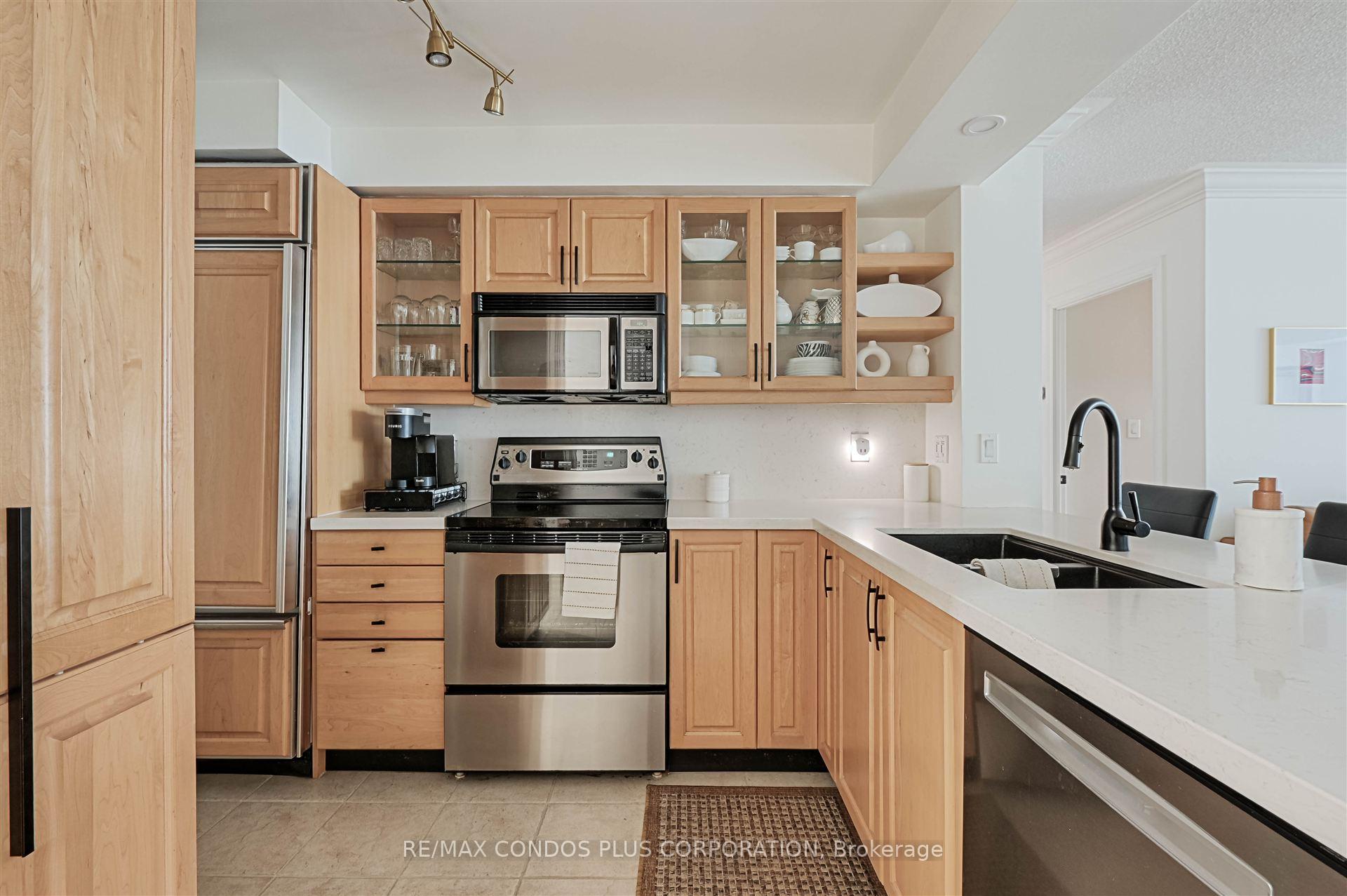 2 Bedrooms Condo at 2111 Lake Shore,  Toronto For sale