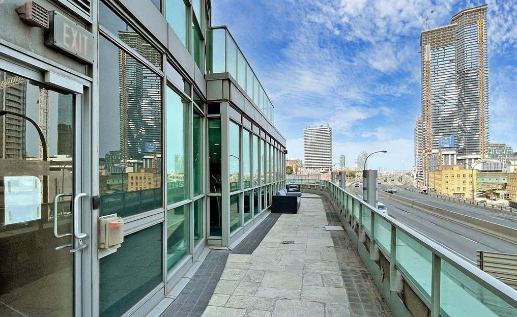 18 Yonge Street 2012