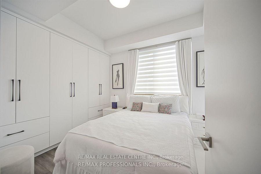 3 Bedrooms Condo at 15 Brin, Toronto For sale