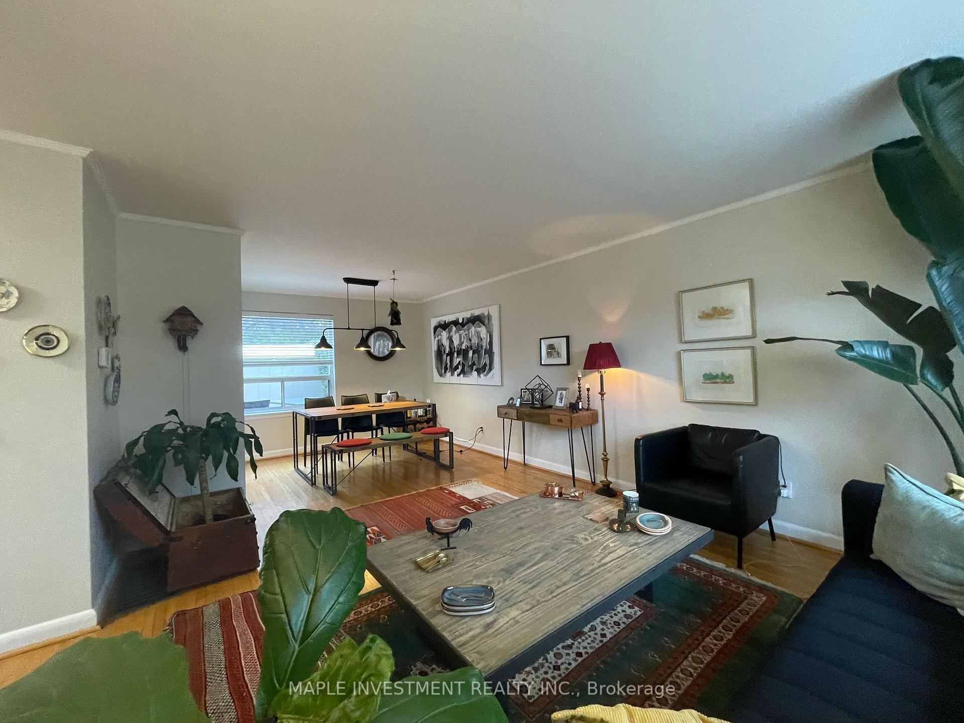 3 Bedrooms Condo at 70 Broadpath, Toronto For sale
