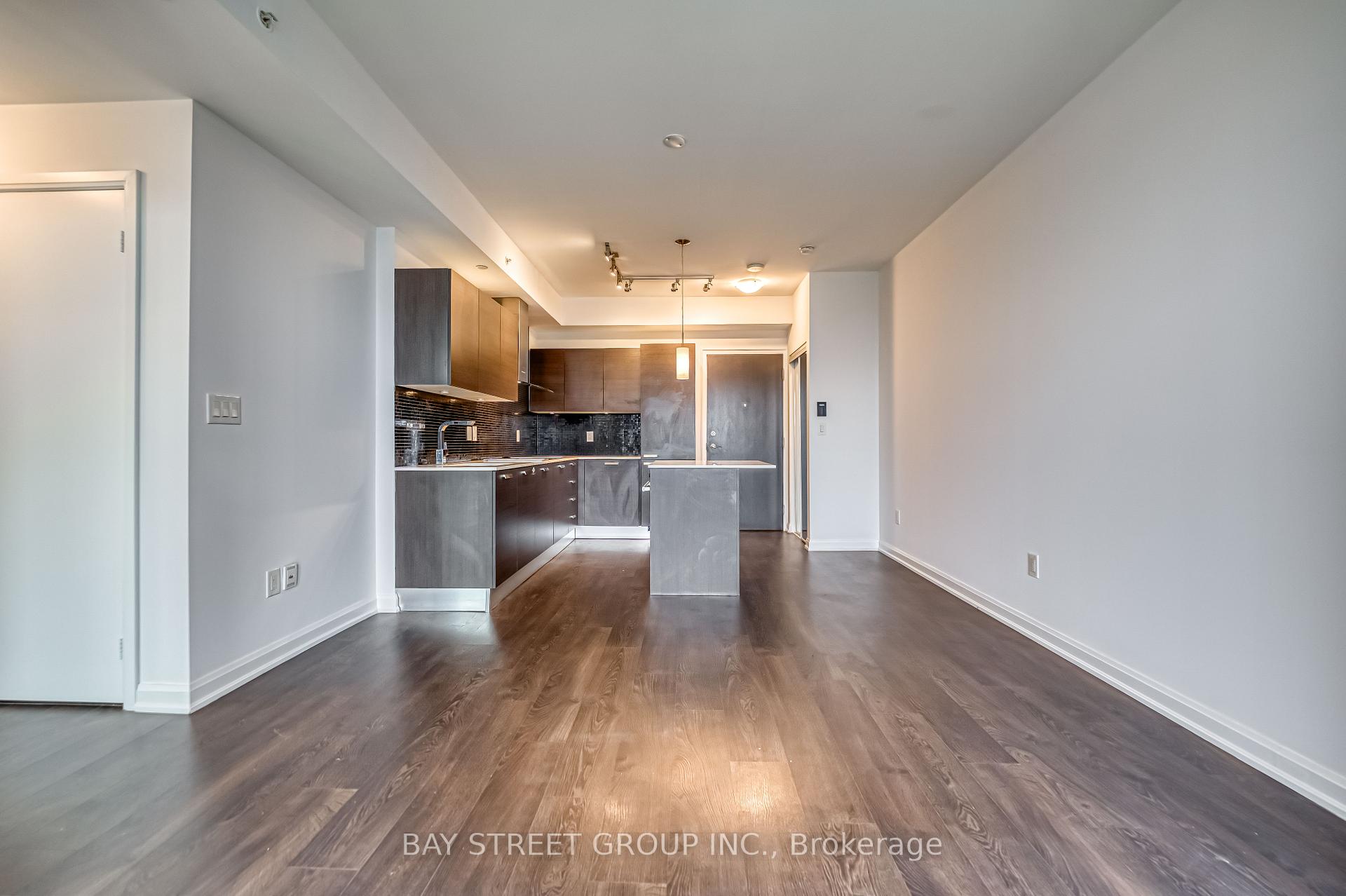 2 Bedrooms Co-op at 11 Bogert,  Toronto For sale
