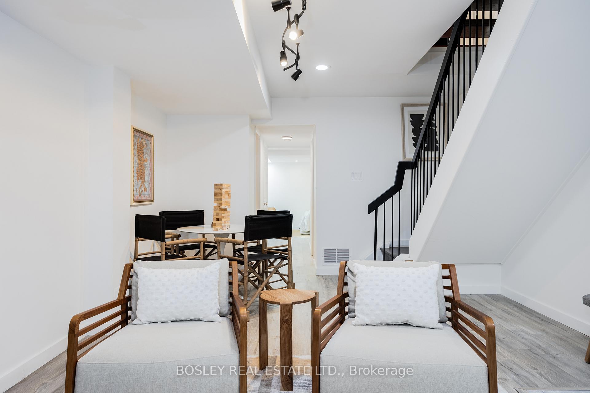 4 Bedrooms Condo at 95 Summerhill, Toronto For sale