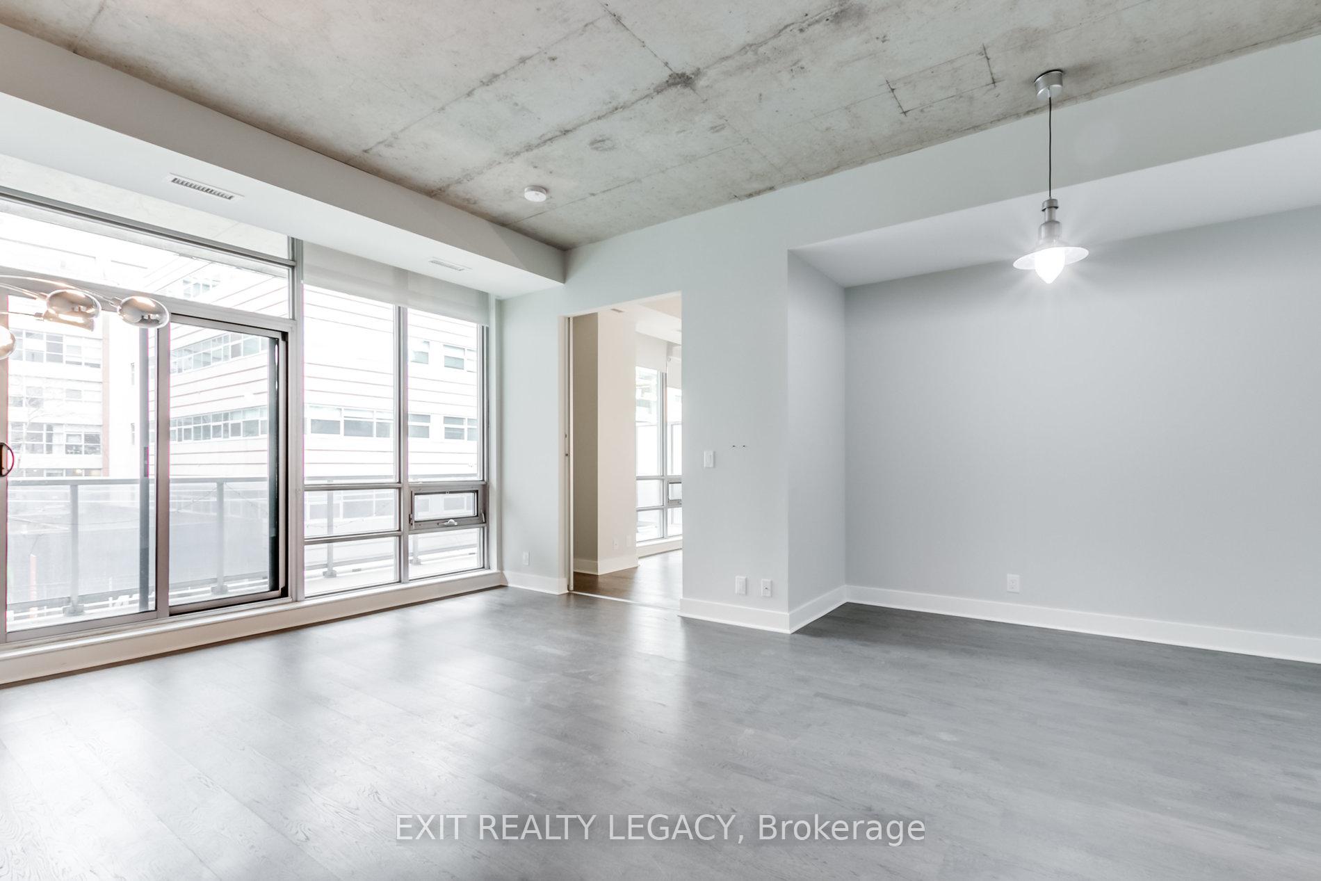 1 Bedroom Condo at 399 Adelaide,  Toronto For sale