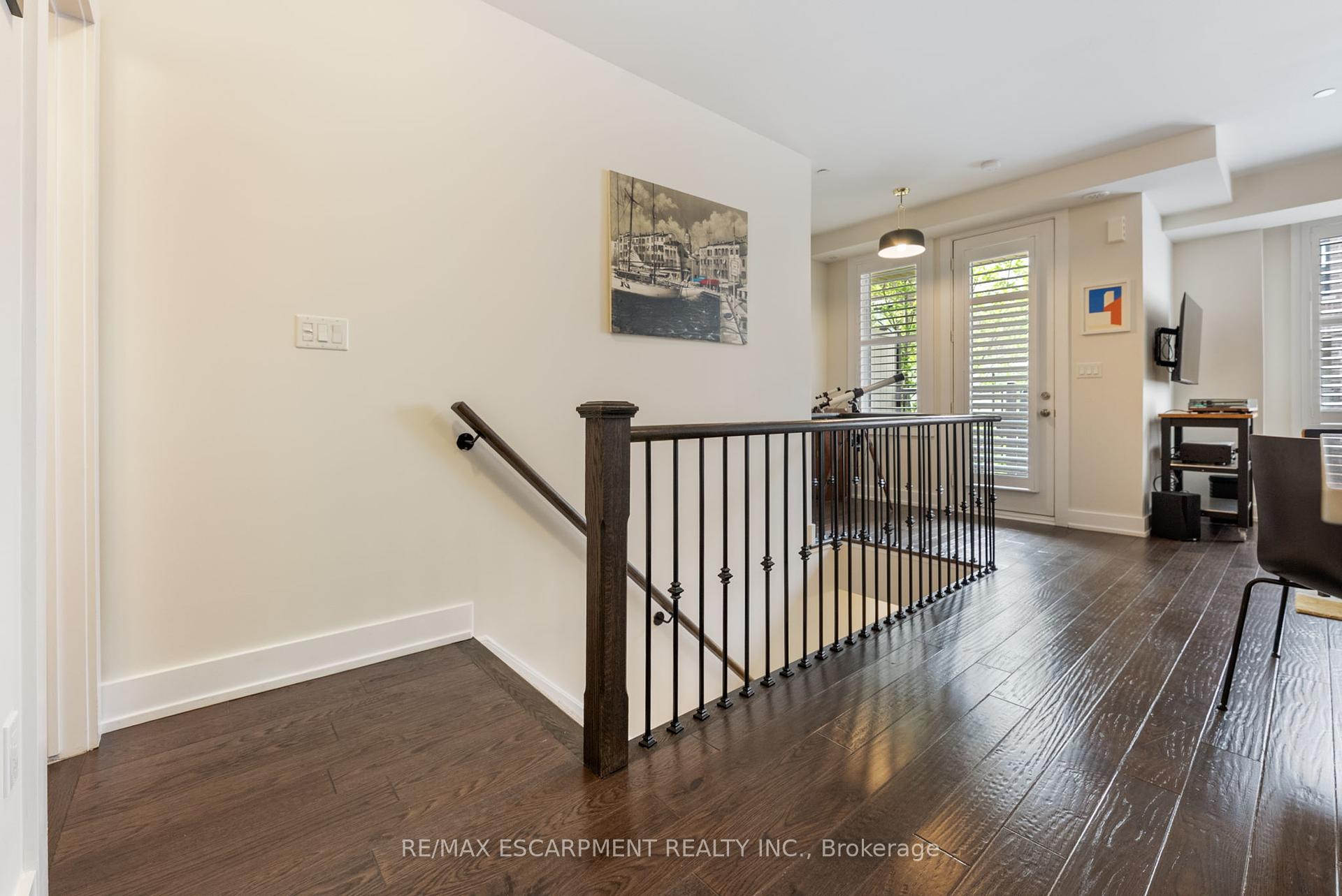2 Bedrooms Condo at 6 Drummond, Toronto For sale