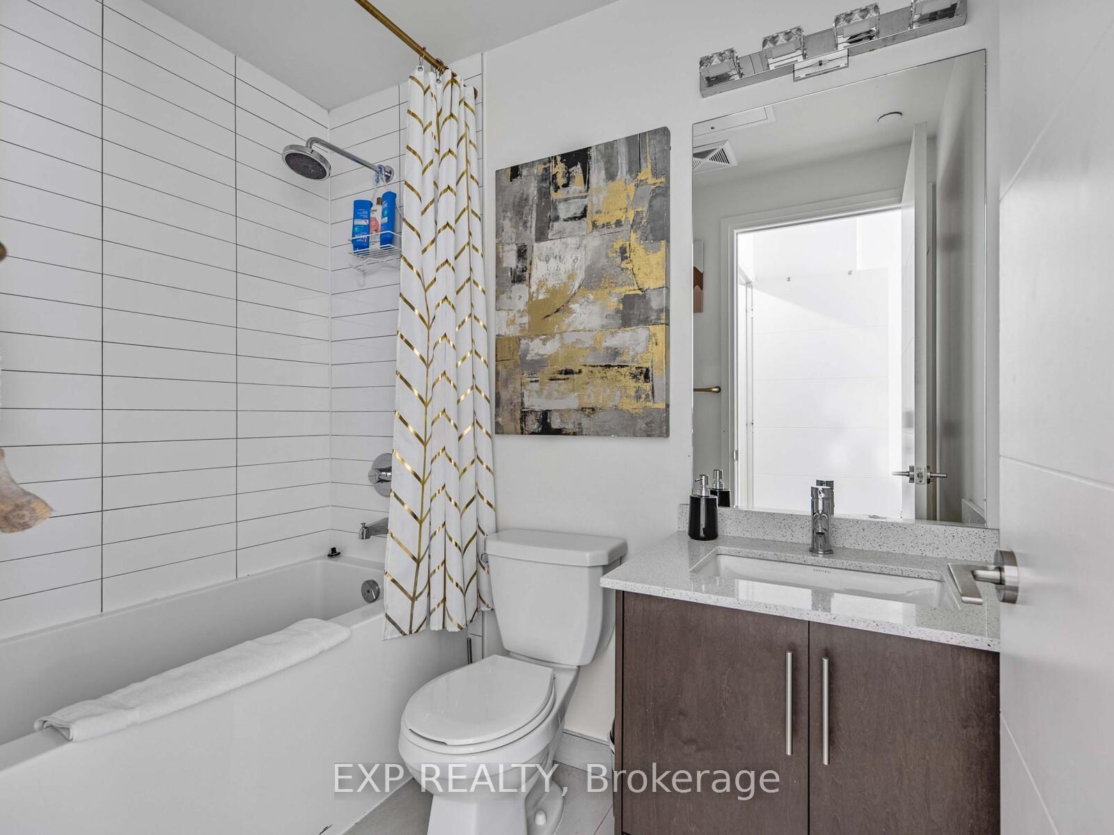 2 Bedrooms Condo at 460 Adelaide, Toronto For sale