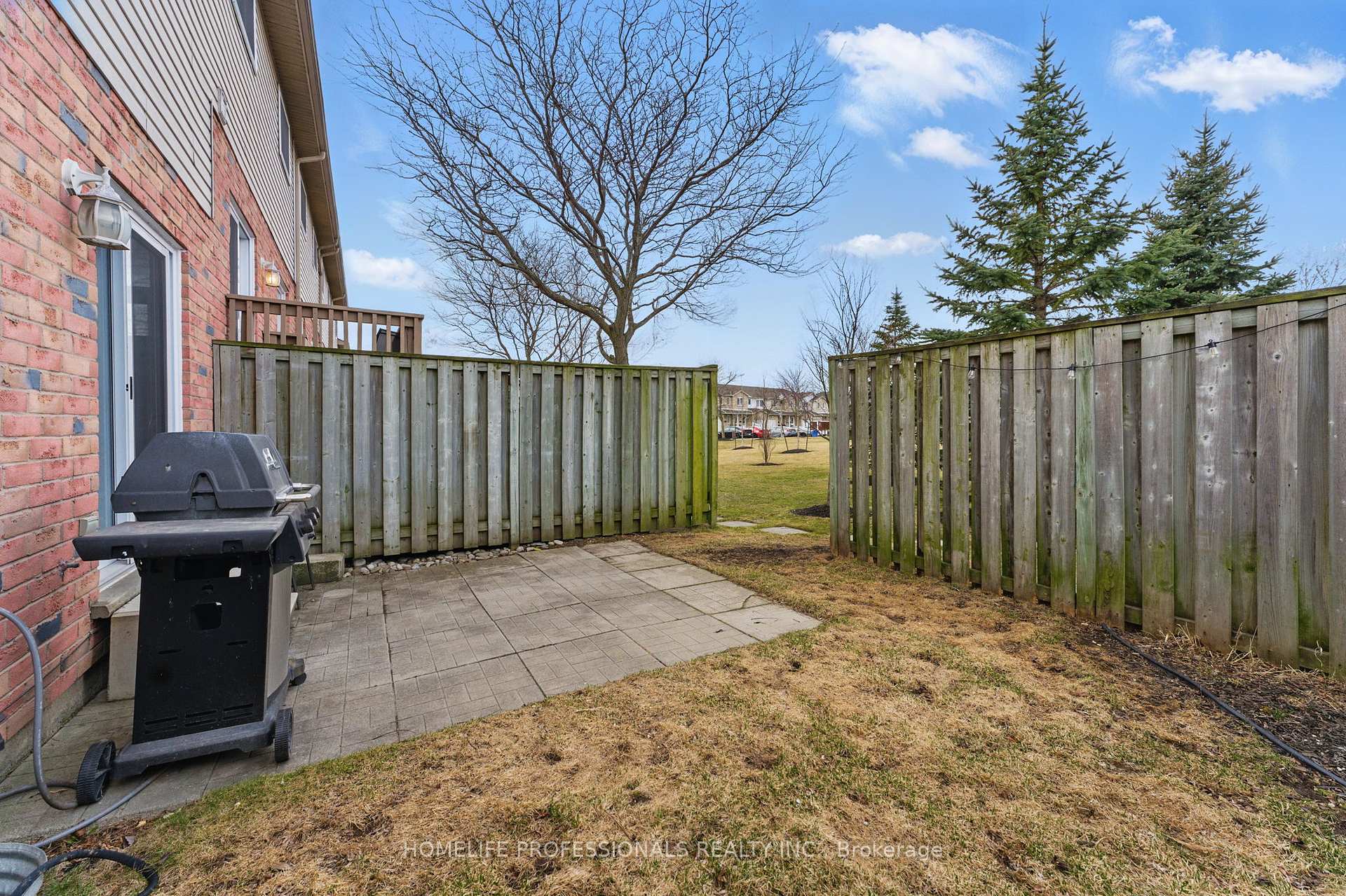 3 Bedrooms Condo at 485 Green,  Hamilton For sale