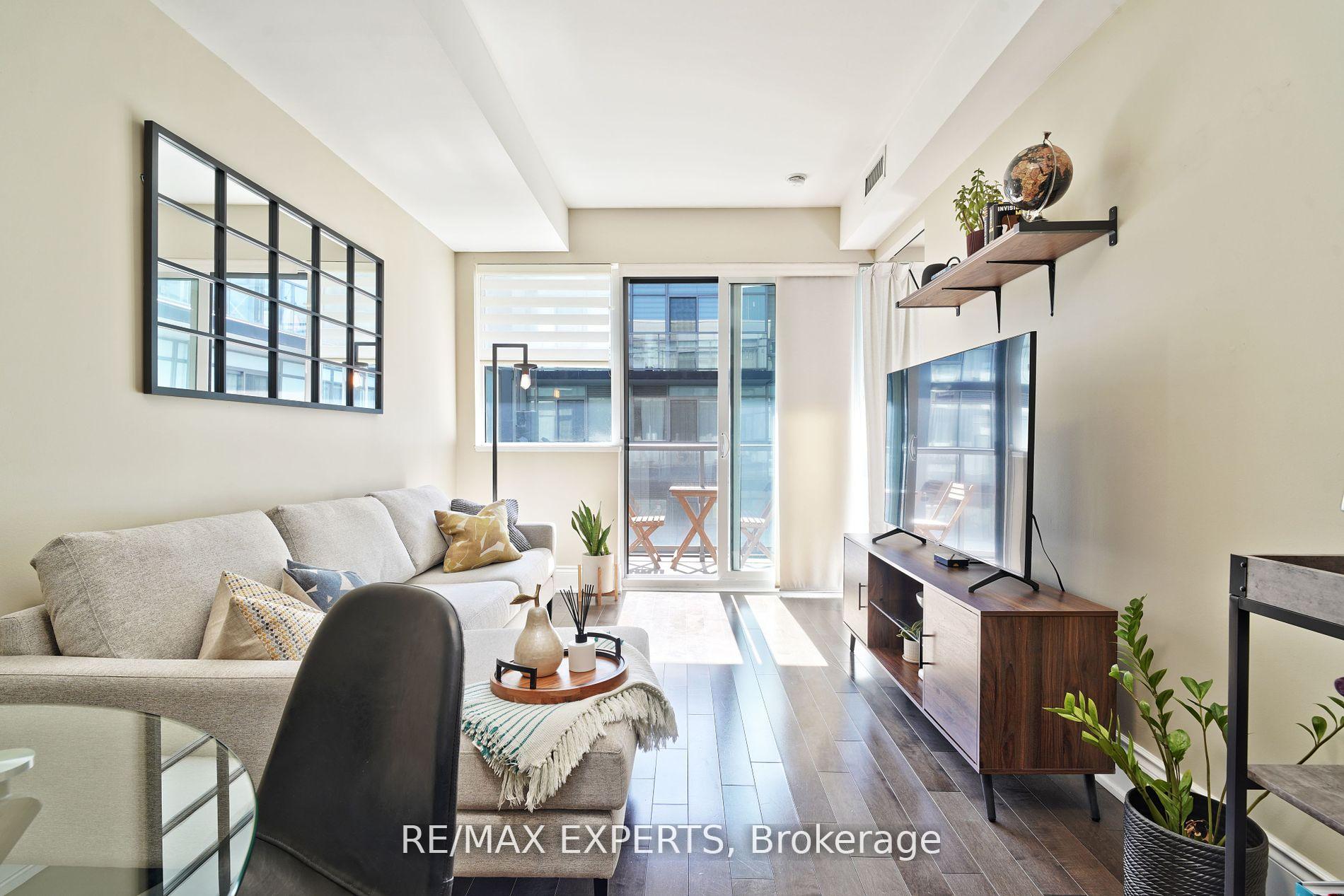 1 Bedroom Condo at 15 James Finlay, Toronto For sale