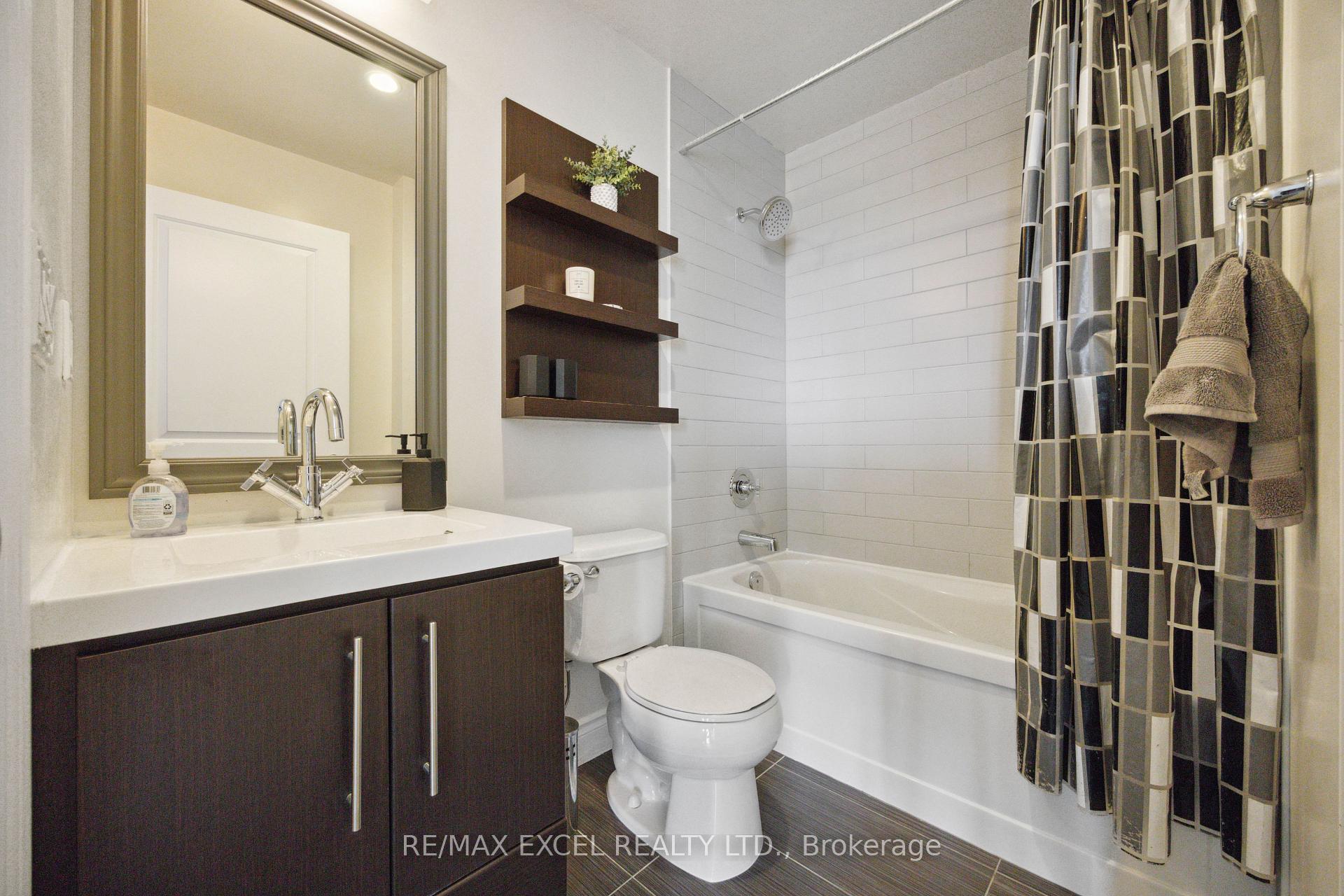 2 Bedrooms Condo at 90 Stadium, Toronto For sale