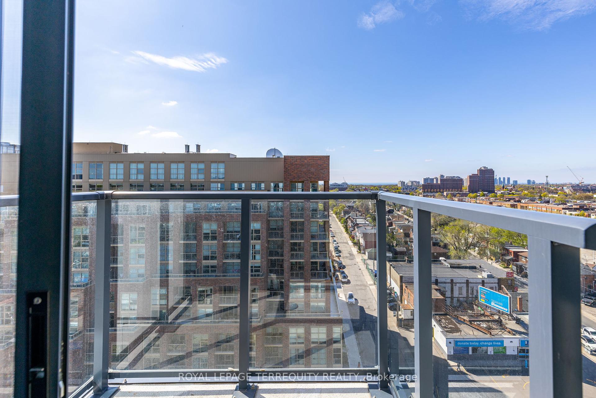 3 Bedrooms Condo at 1808 St Clair, Toronto For sale