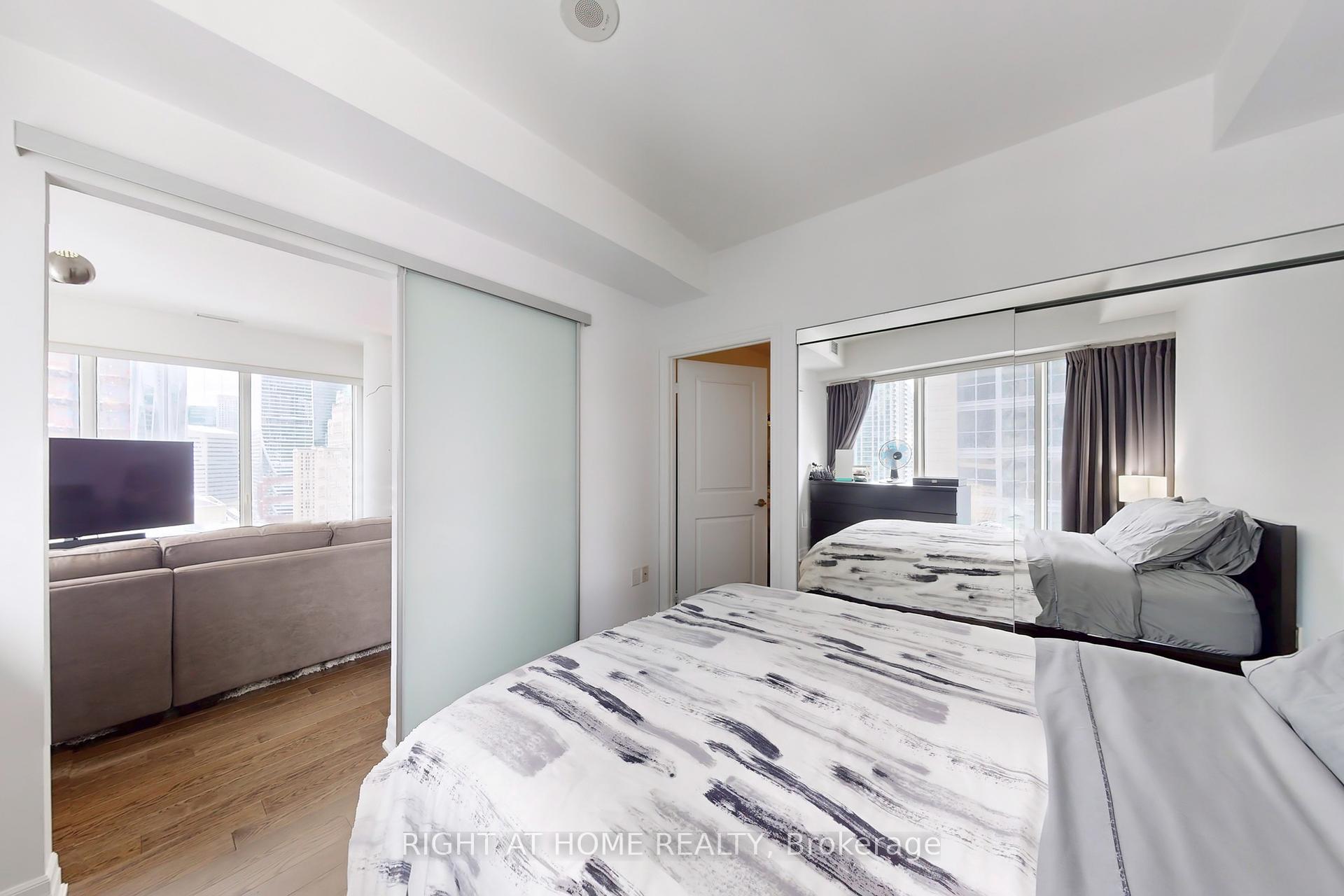 3 Bedrooms Condo at 8 The Esplanade, Toronto For sale