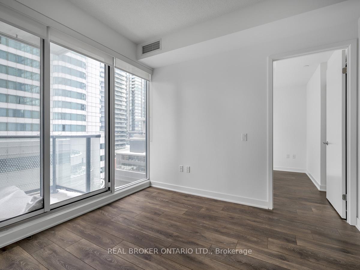 1 Bedroom Condo at 125 Blue Jays, Toronto For sale
