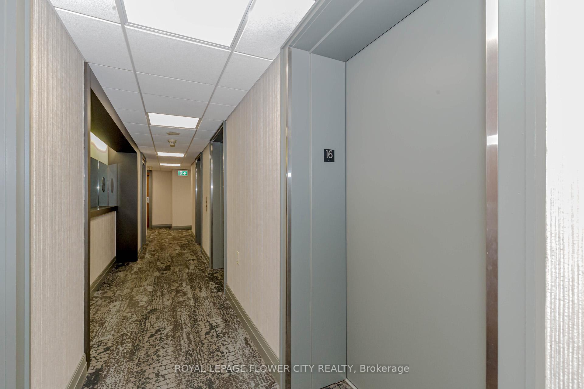 2 Bedrooms Condo at 1 Elm,  Mississauga For sale