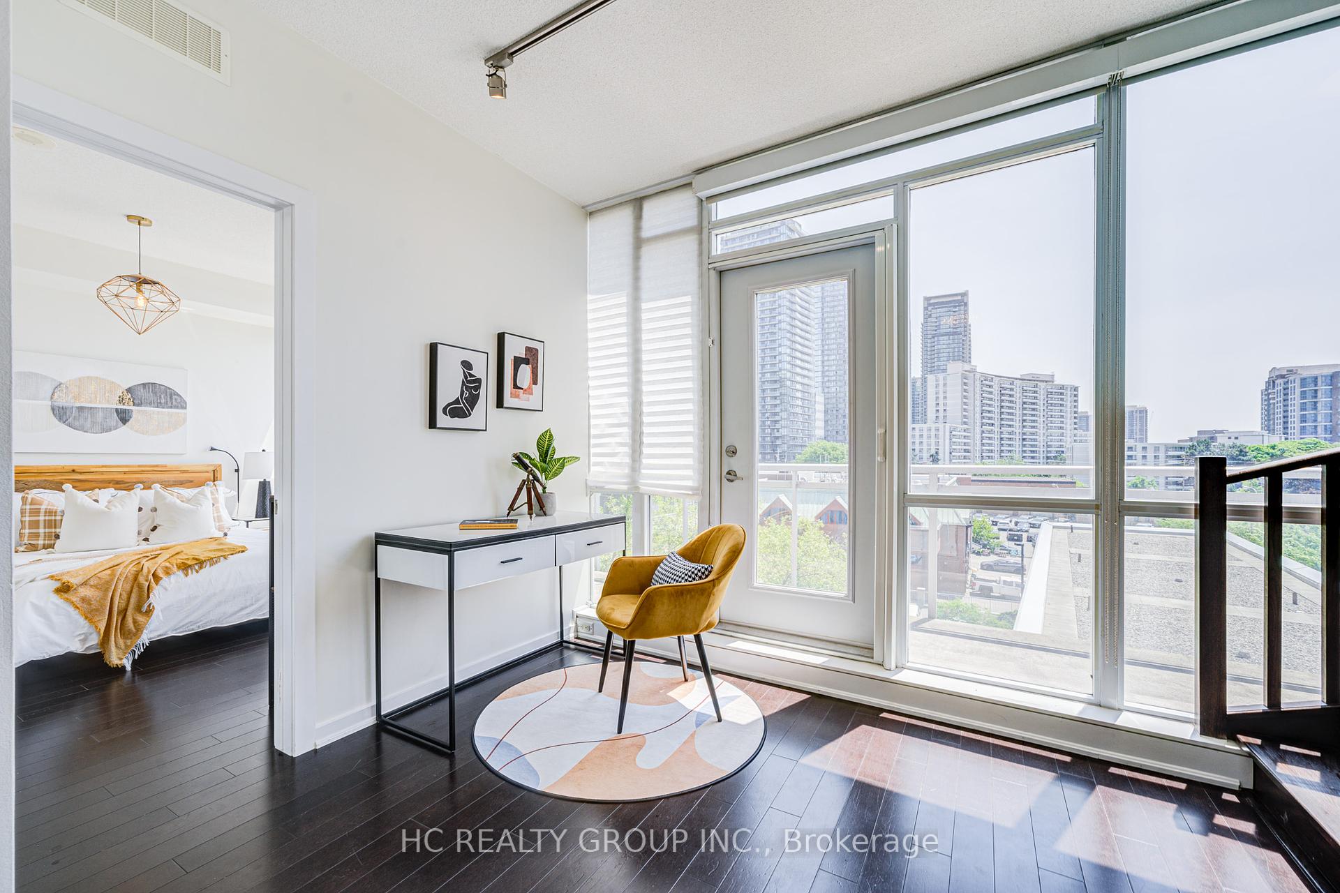 2 Bedrooms Condo at 30 Canterbury, Toronto For sale