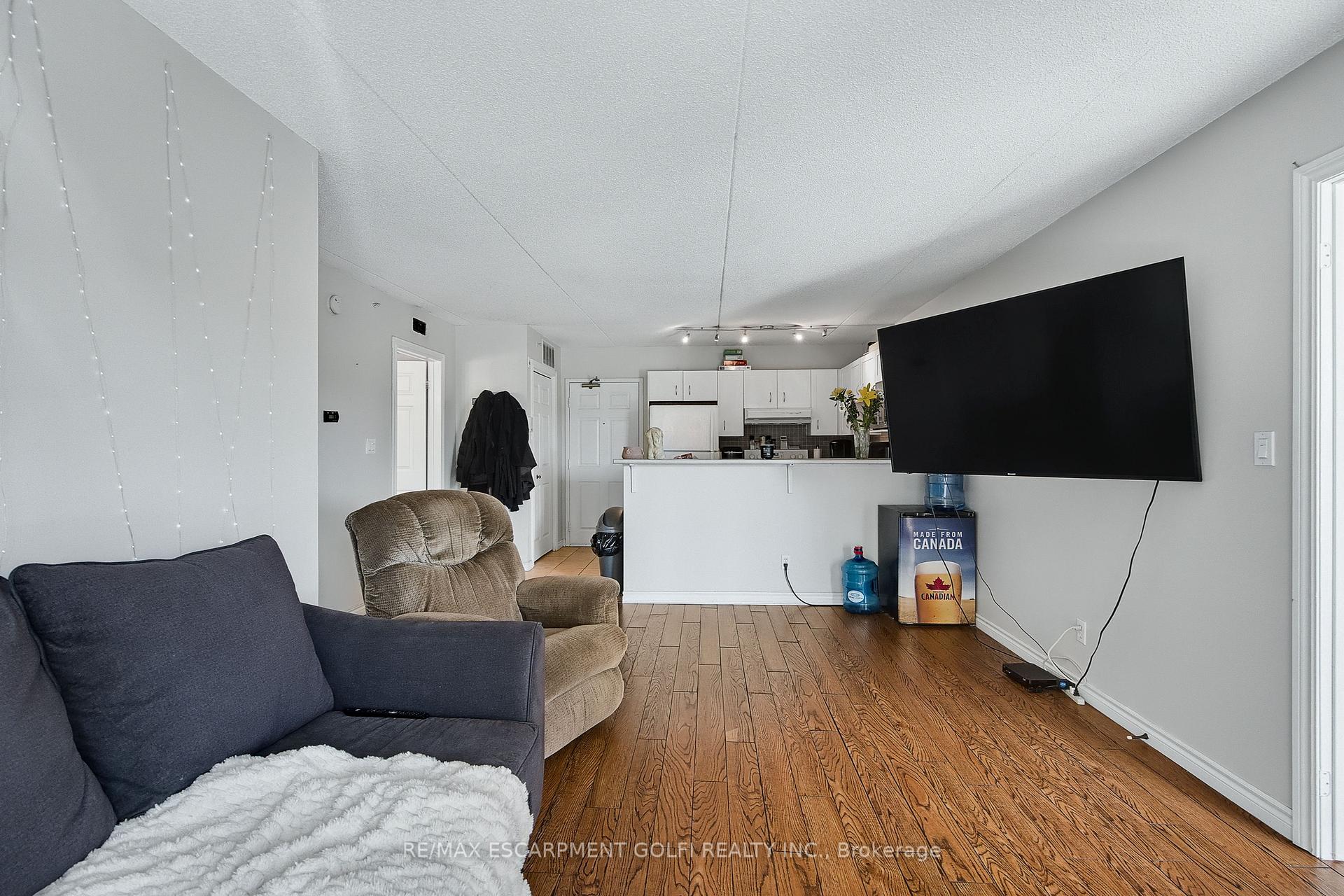 1 Bedroom Condo at 1451 Walker’s, Burlington For sale