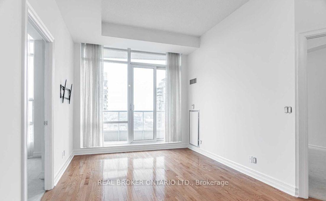 3 Bedrooms Condo at 33 Elm, Mississauga For sale