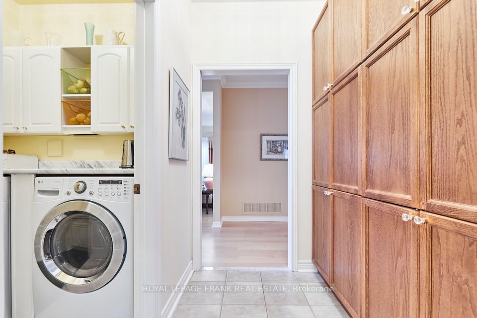 Laundry opposite Pantry