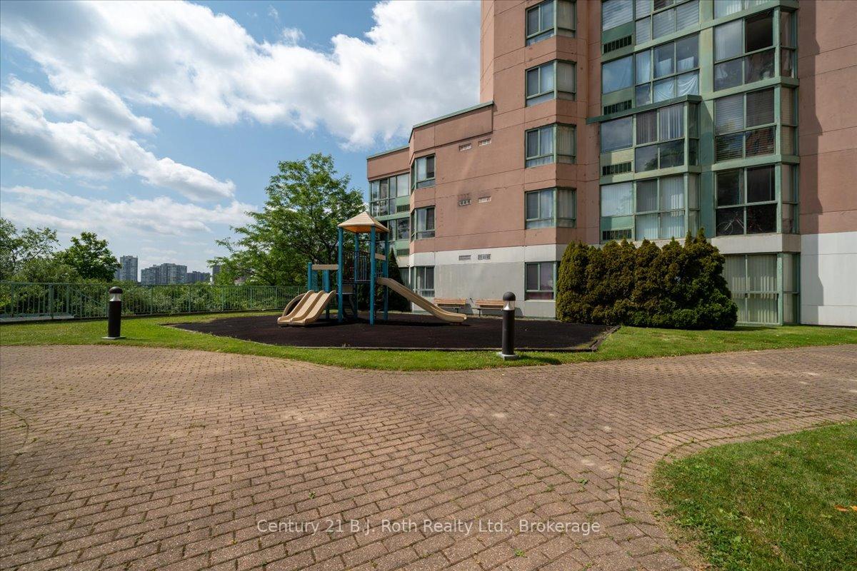1 Bedroom Condo at 41 MARKBROOK, Toronto For sale
