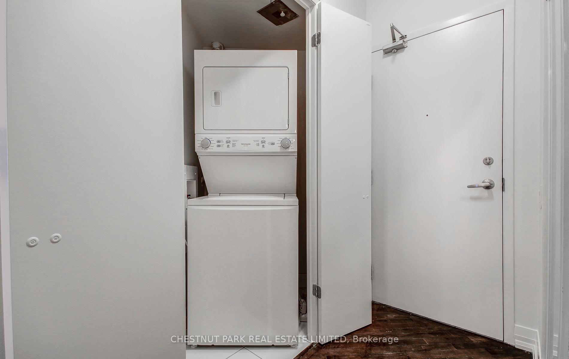2 Bedrooms Condo at 25 Carlton, Toronto For sale