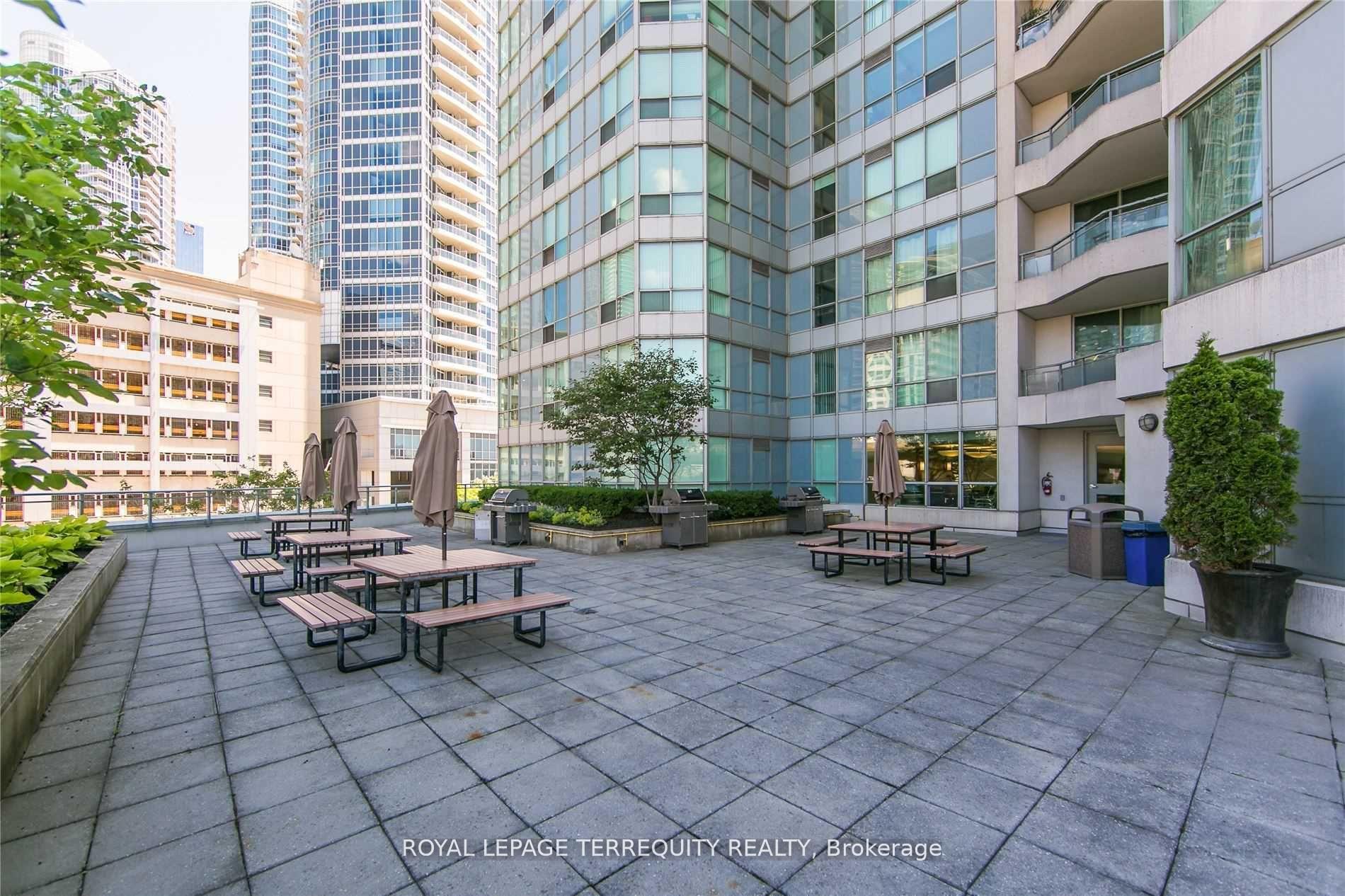2 Bedrooms Condo at 228 Queens,  Toronto For sale