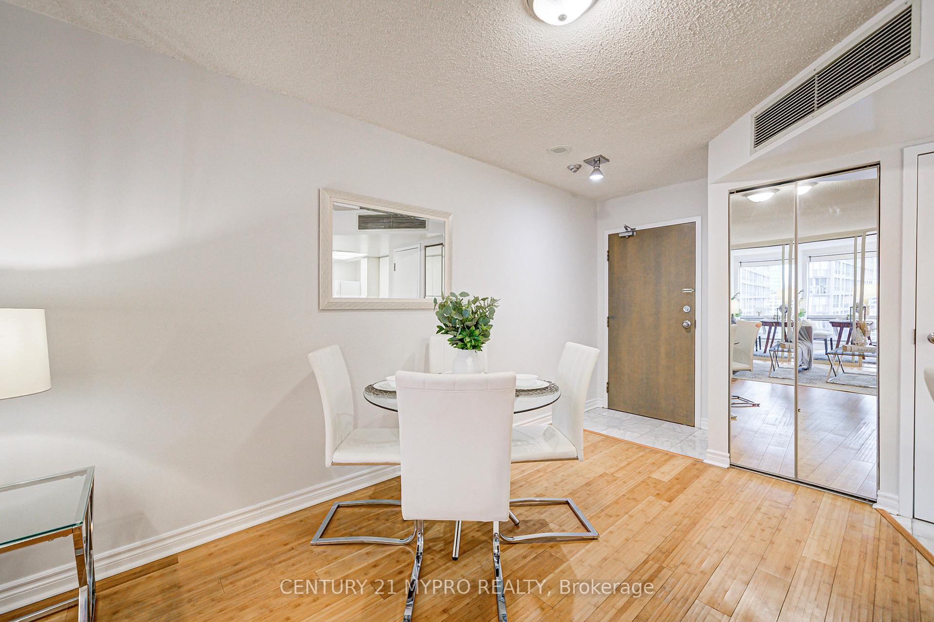2 Bedrooms Condo at 1001 Bay, Toronto For sale