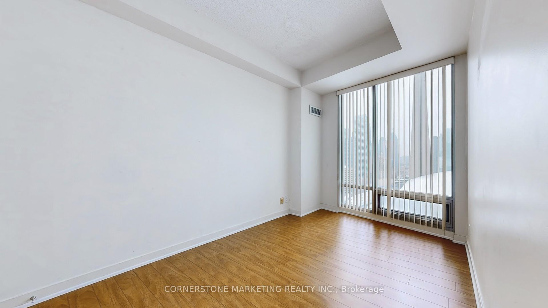 3 Bedrooms Condo at 81 Navy Wharf, Toronto For sale