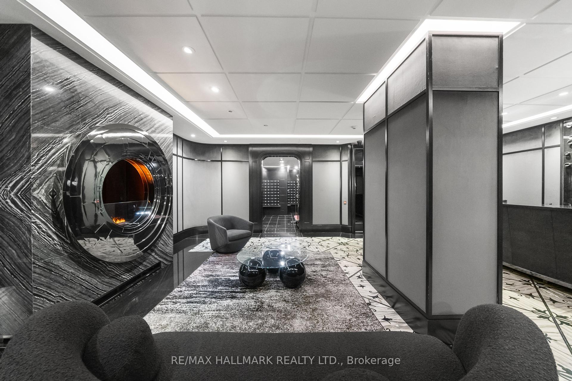 2 Bedrooms Condo at 88 Blue Jays, Toronto For sale