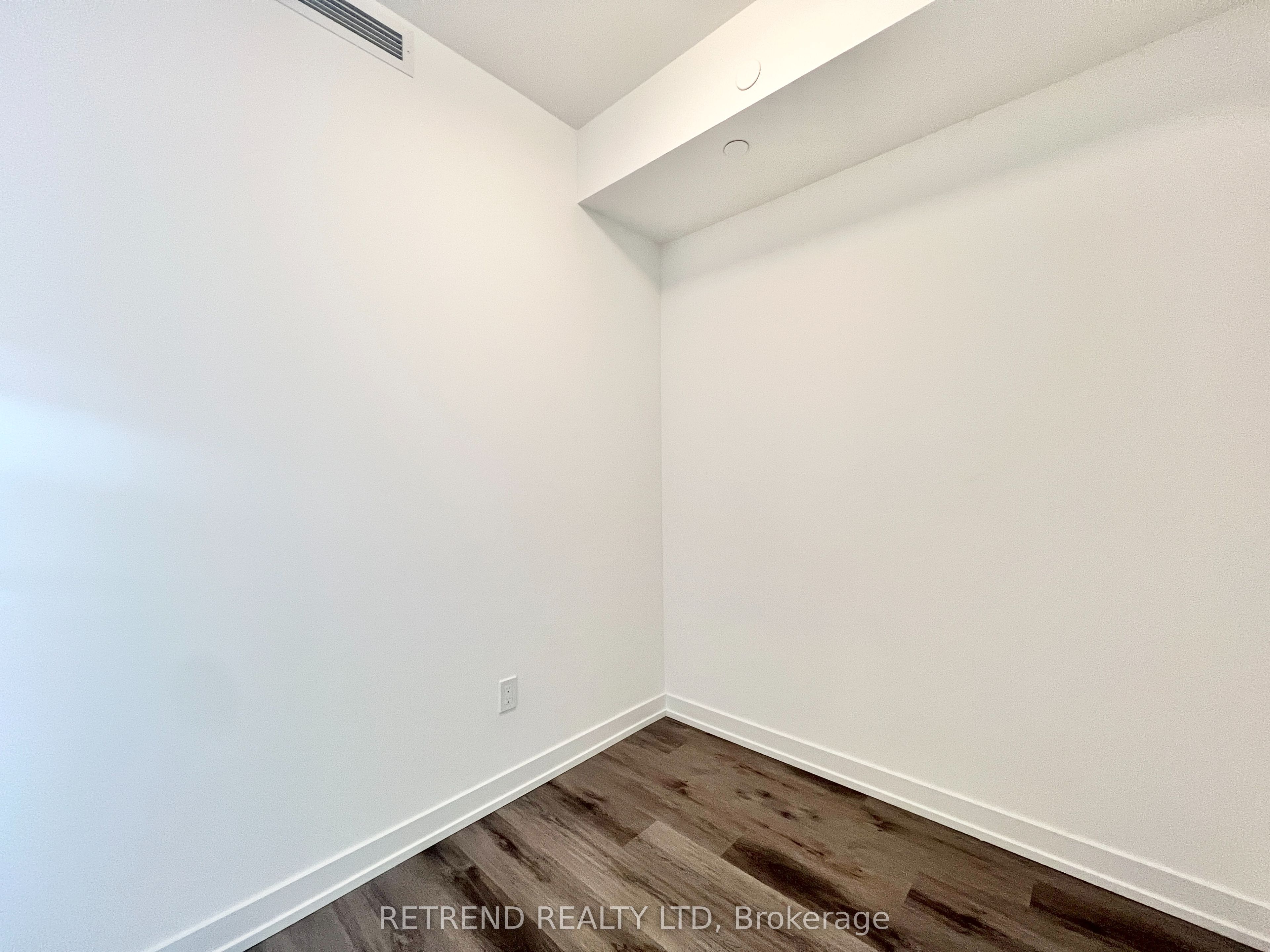 28 Eastern Avenue, #815