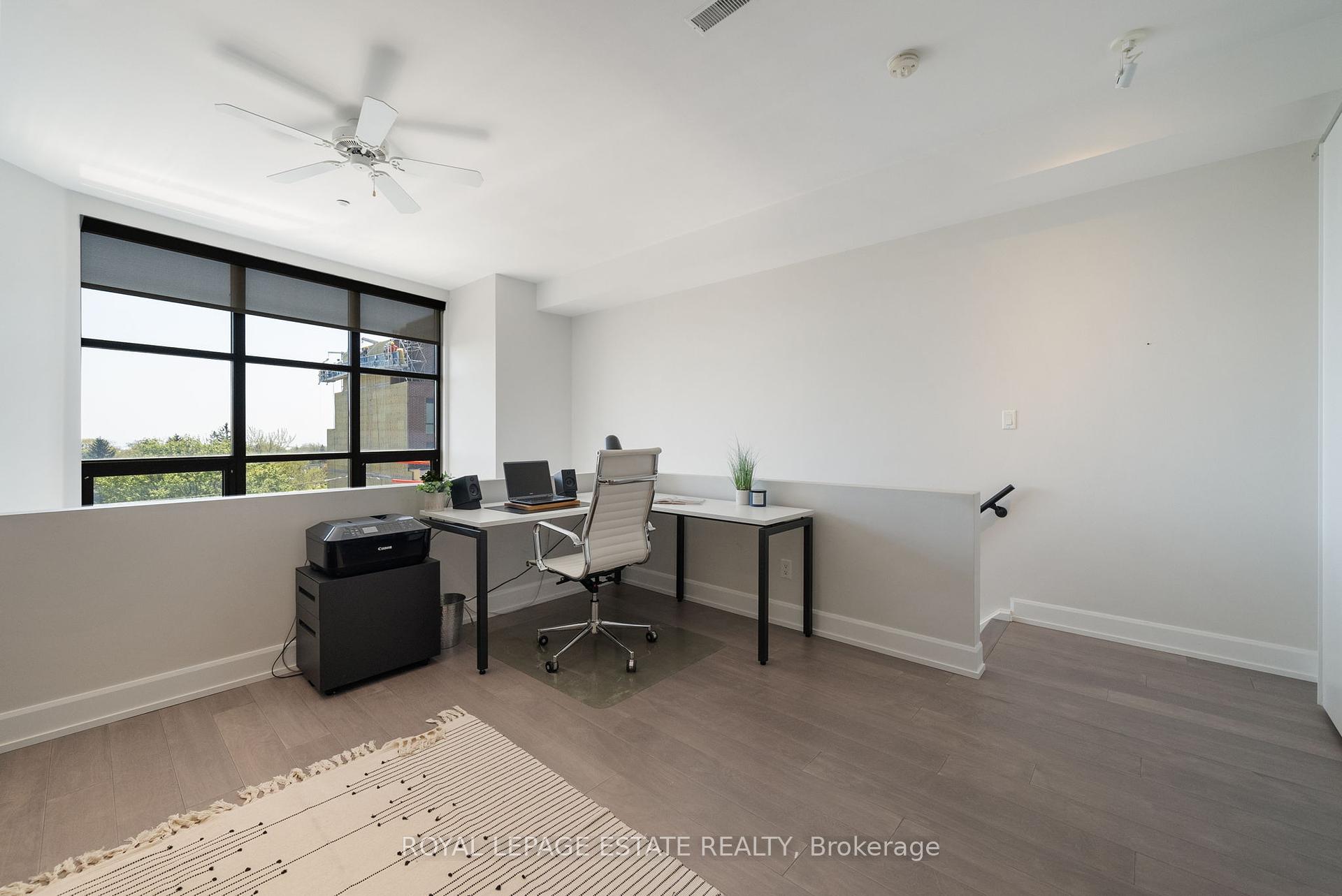 2 Bedrooms Condo at 160 Fallingbrook, Toronto For sale