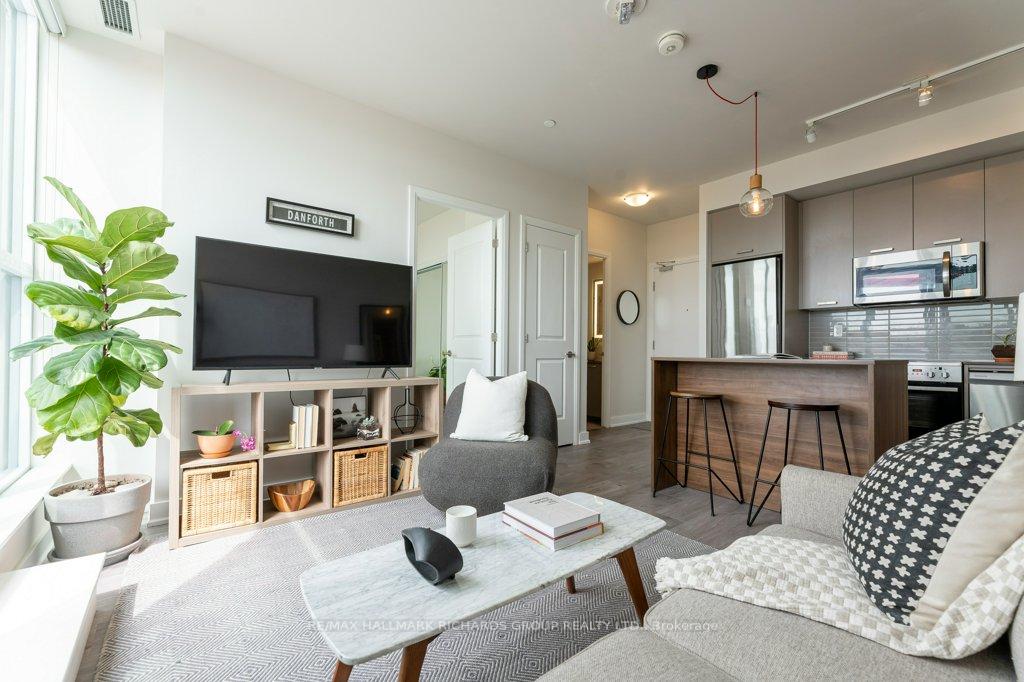 2 Bedrooms Condo at 2301 Danforth, Toronto For sale