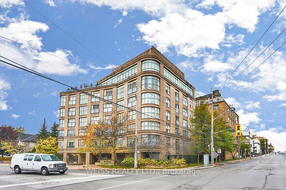 800 Spadina