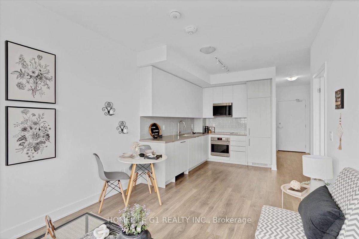 1 Bedroom Condo at 297 Oak Walk, Oakville For sale