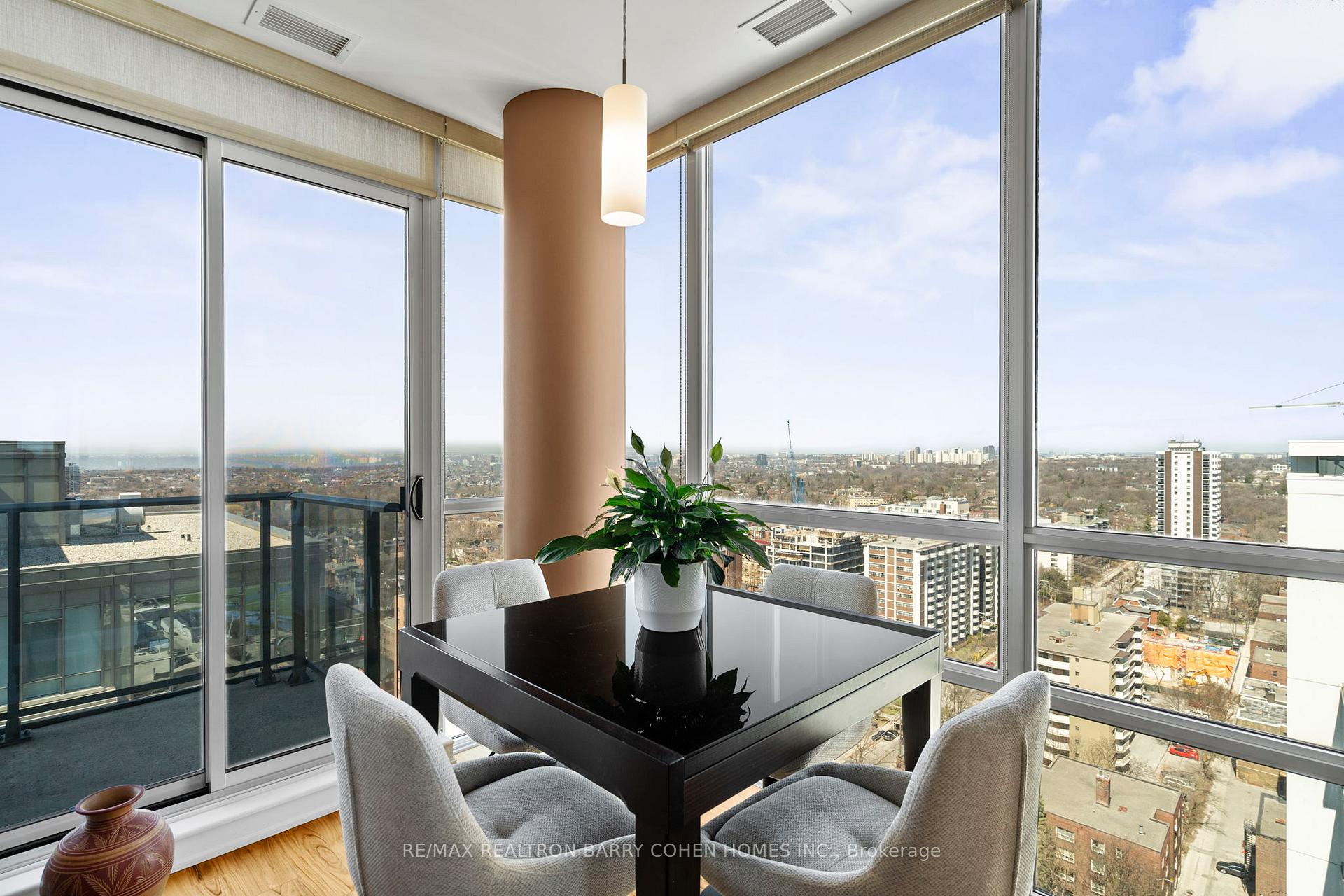 3 Bedrooms Condo at 500 St Clair, Toronto For sale