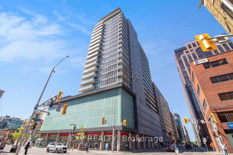 324 Laurier