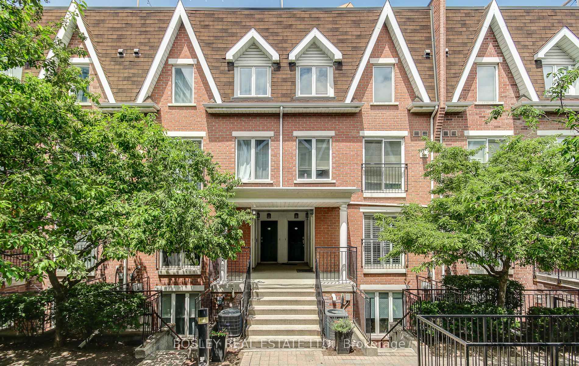2 Bedrooms Condo at 18 Laidlaw, Toronto For sale