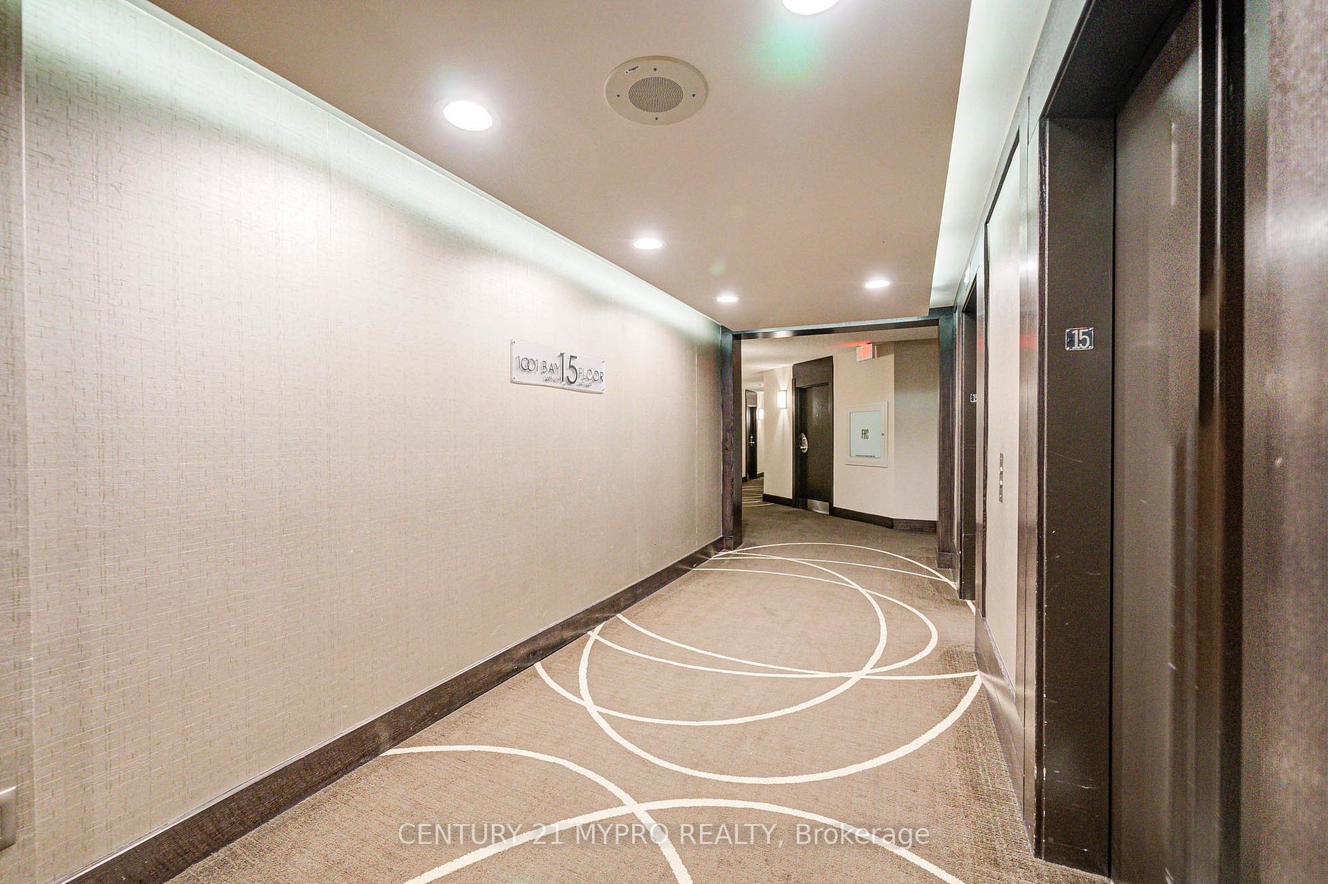 2 Bedrooms Condo at 1001 Bay, Toronto For sale