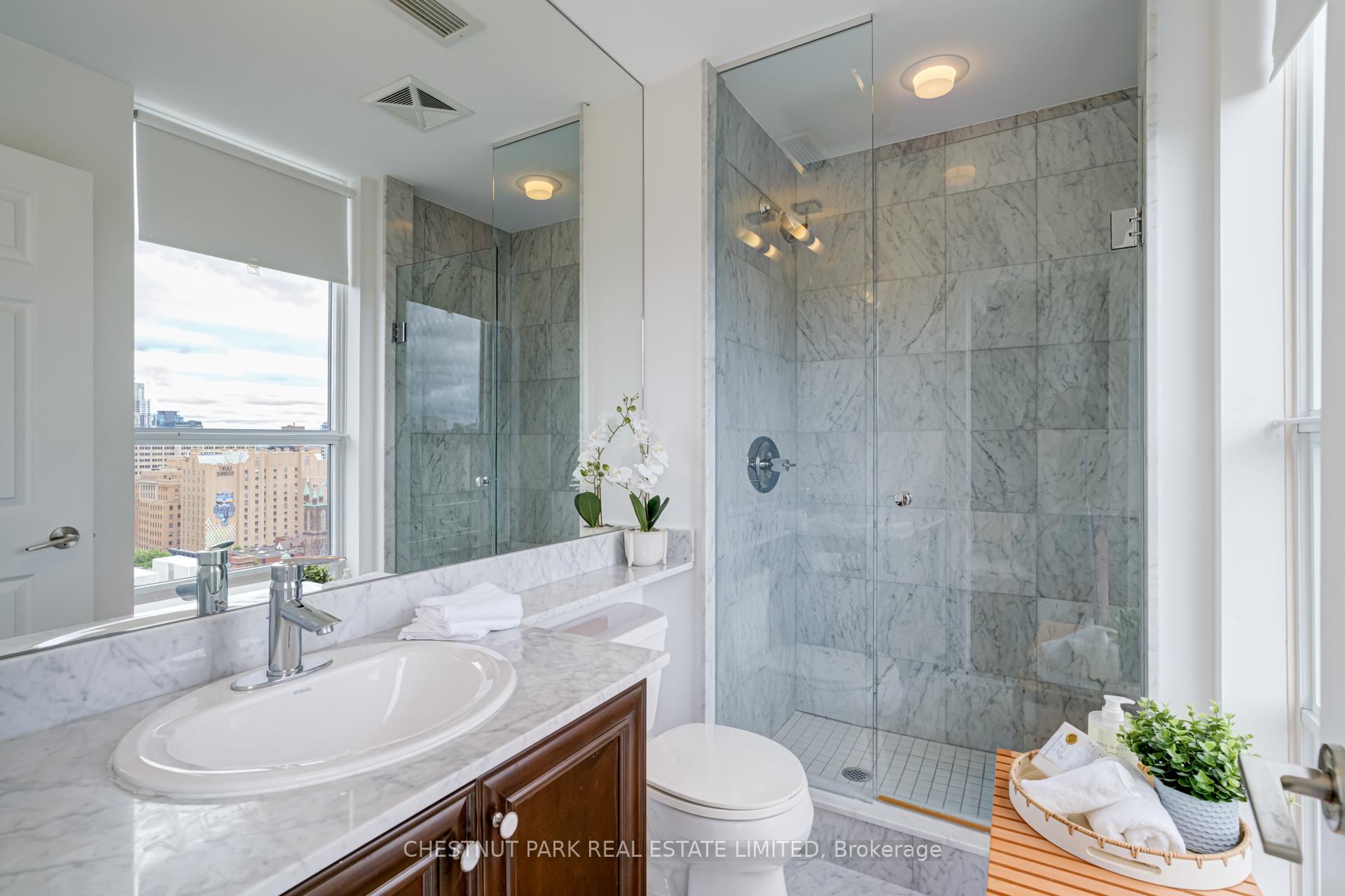 2 Bedrooms Condo at 736 Spadina, Toronto For sale
