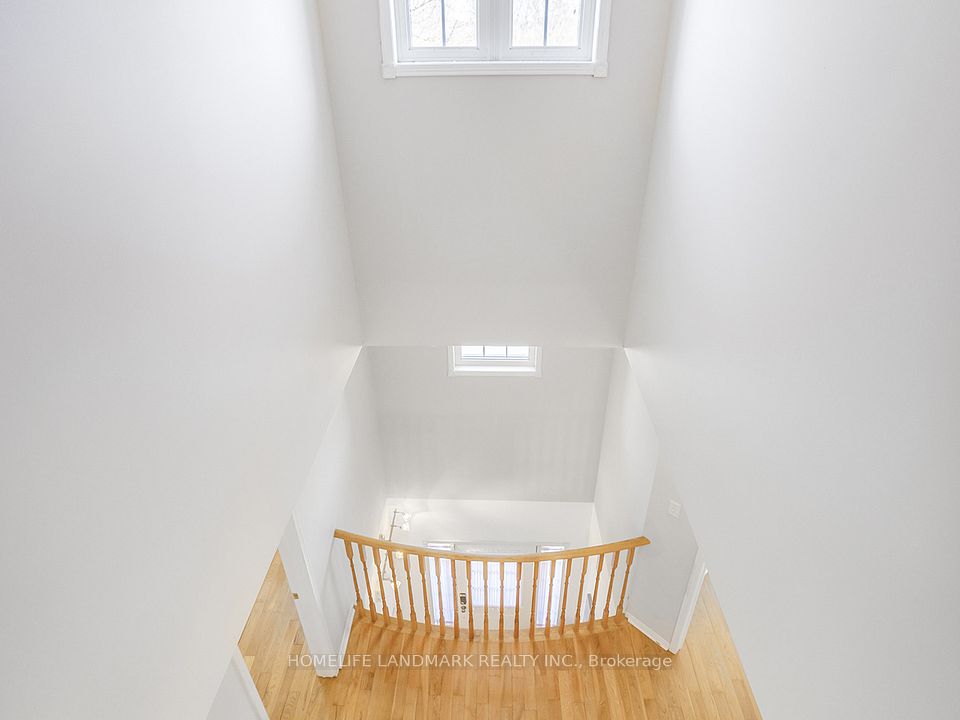 high ceiling Foyer with 17ft Height