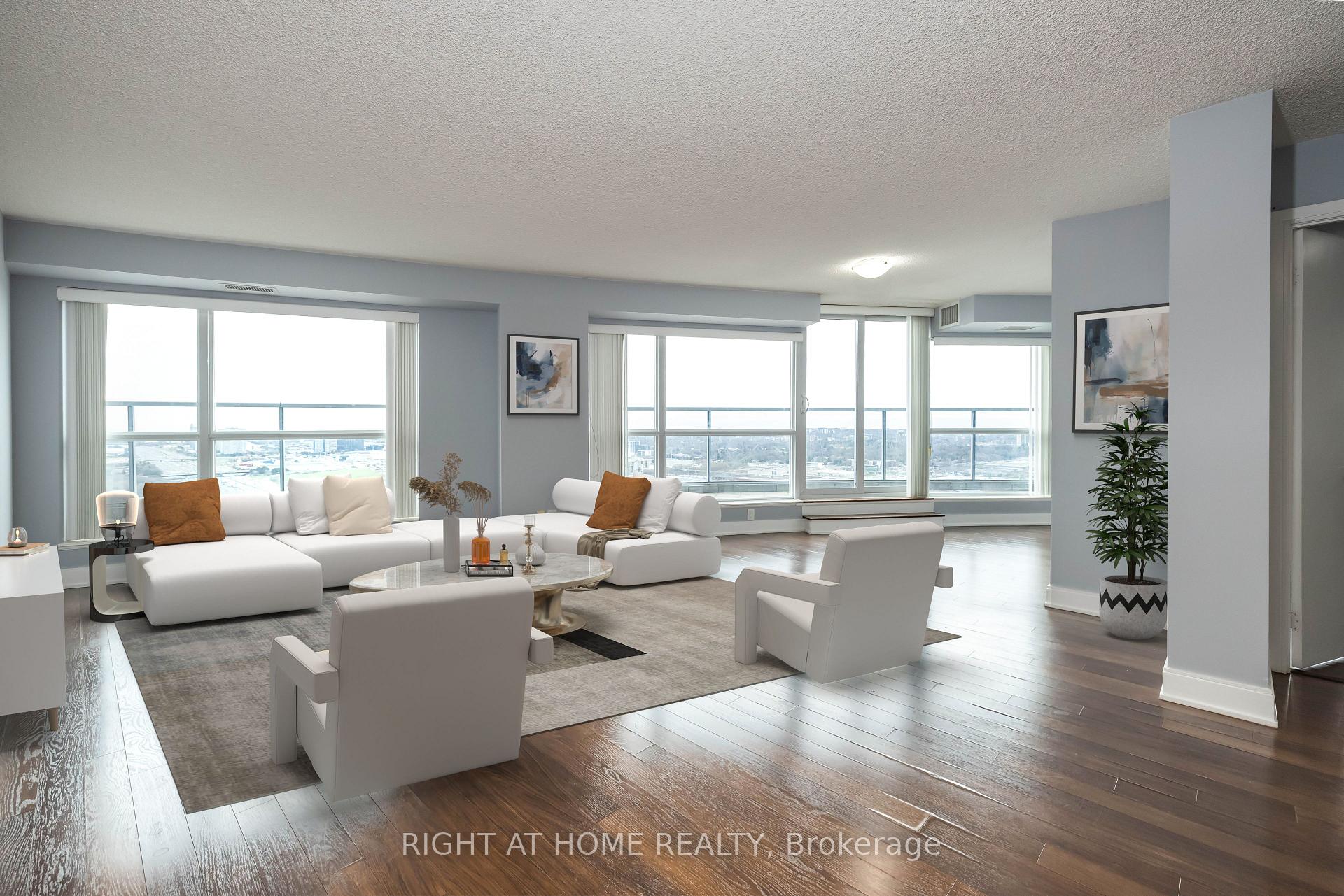 3 Bedrooms Condo at 125 Village Green,  Toronto For sale