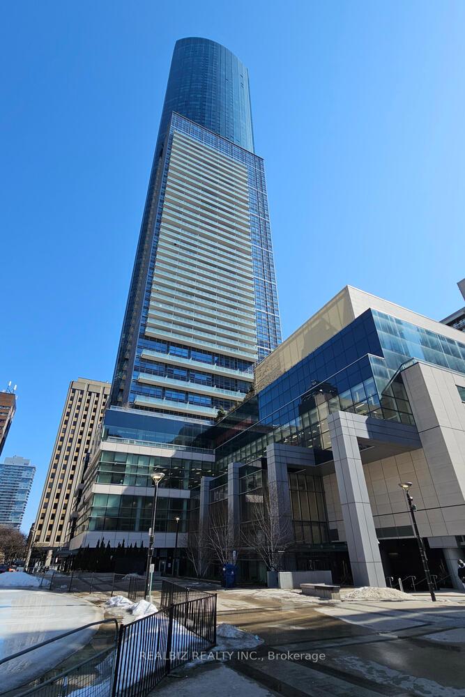 2 Bedrooms Condo at 386 Yonge,  Toronto For sale