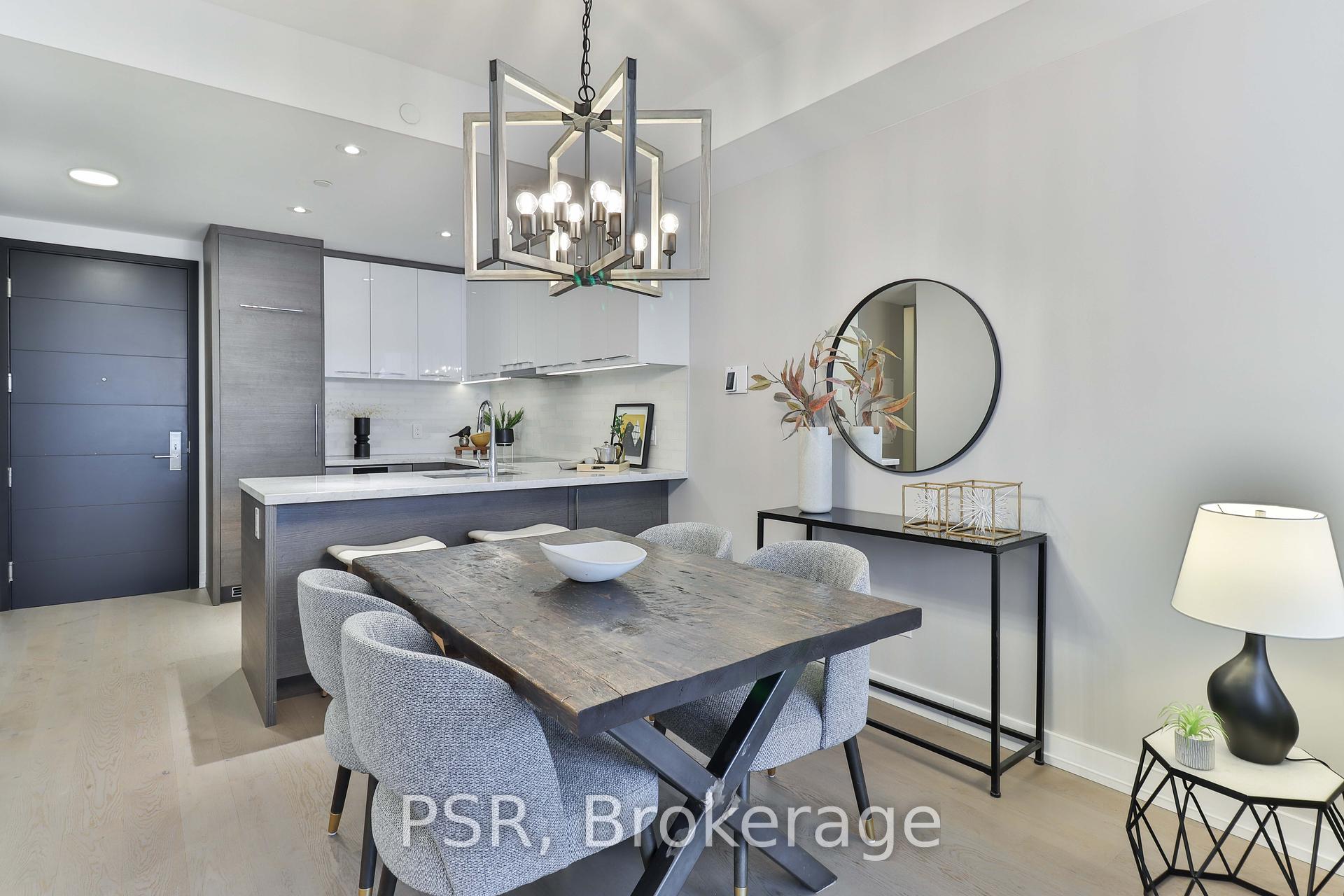 2 Bedrooms Condo at 488 University Ave, Toronto For sale
