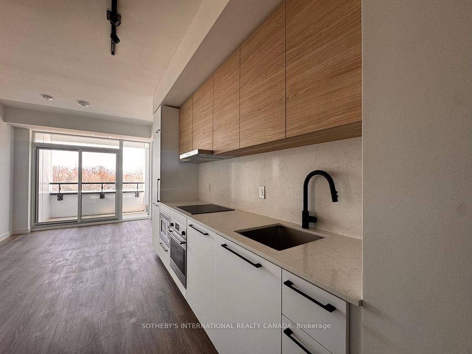 #314 - 1555 Queen Street, Toronto, ON M4L 1E6