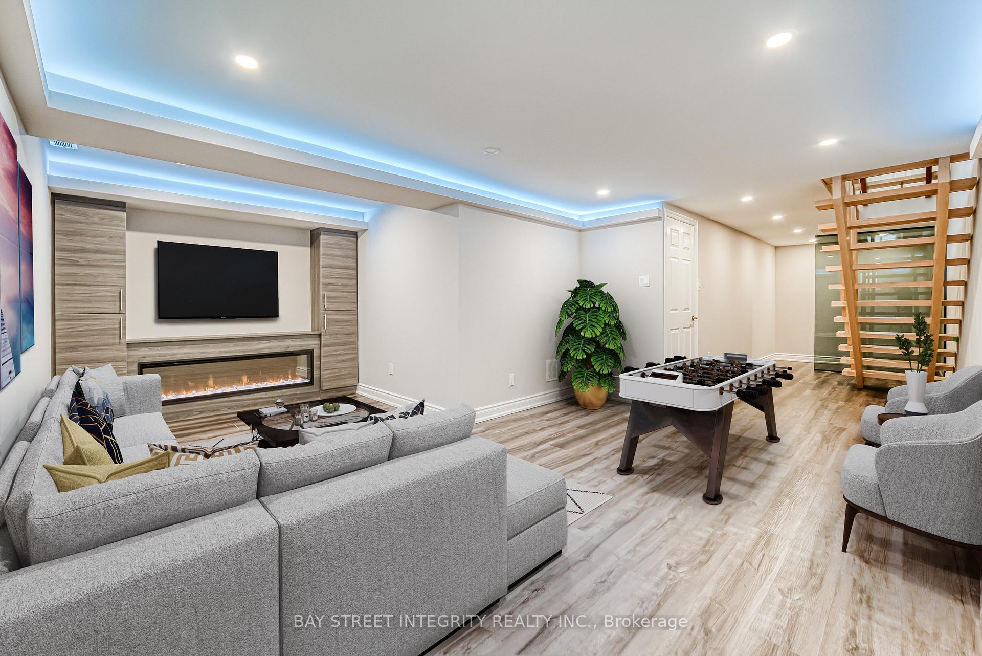 3 Bedrooms Condo at 64 Elsa Vineway,  Toronto For sale