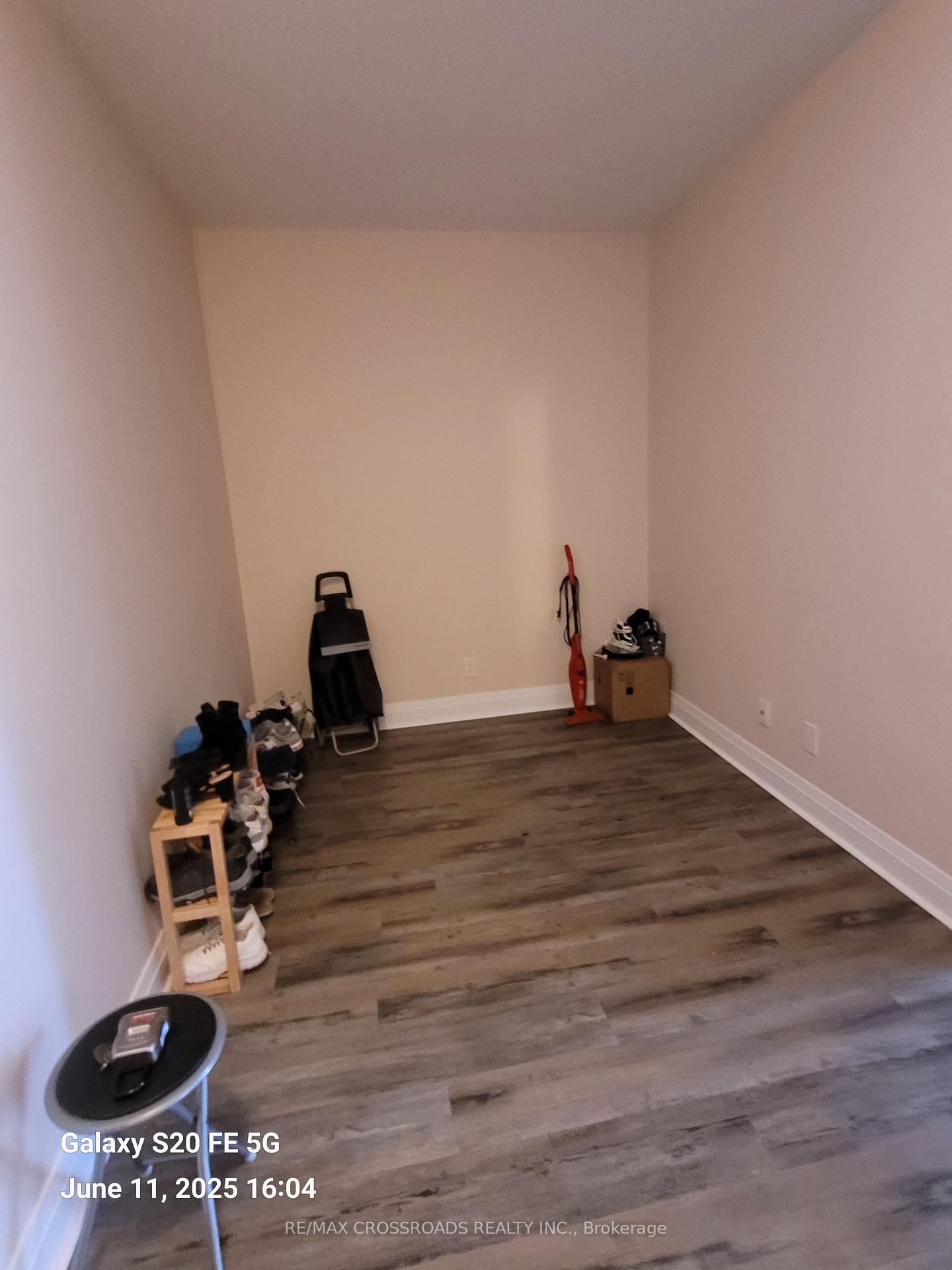 2 Bedrooms Condo at 17 Kenaston, Toronto For sale