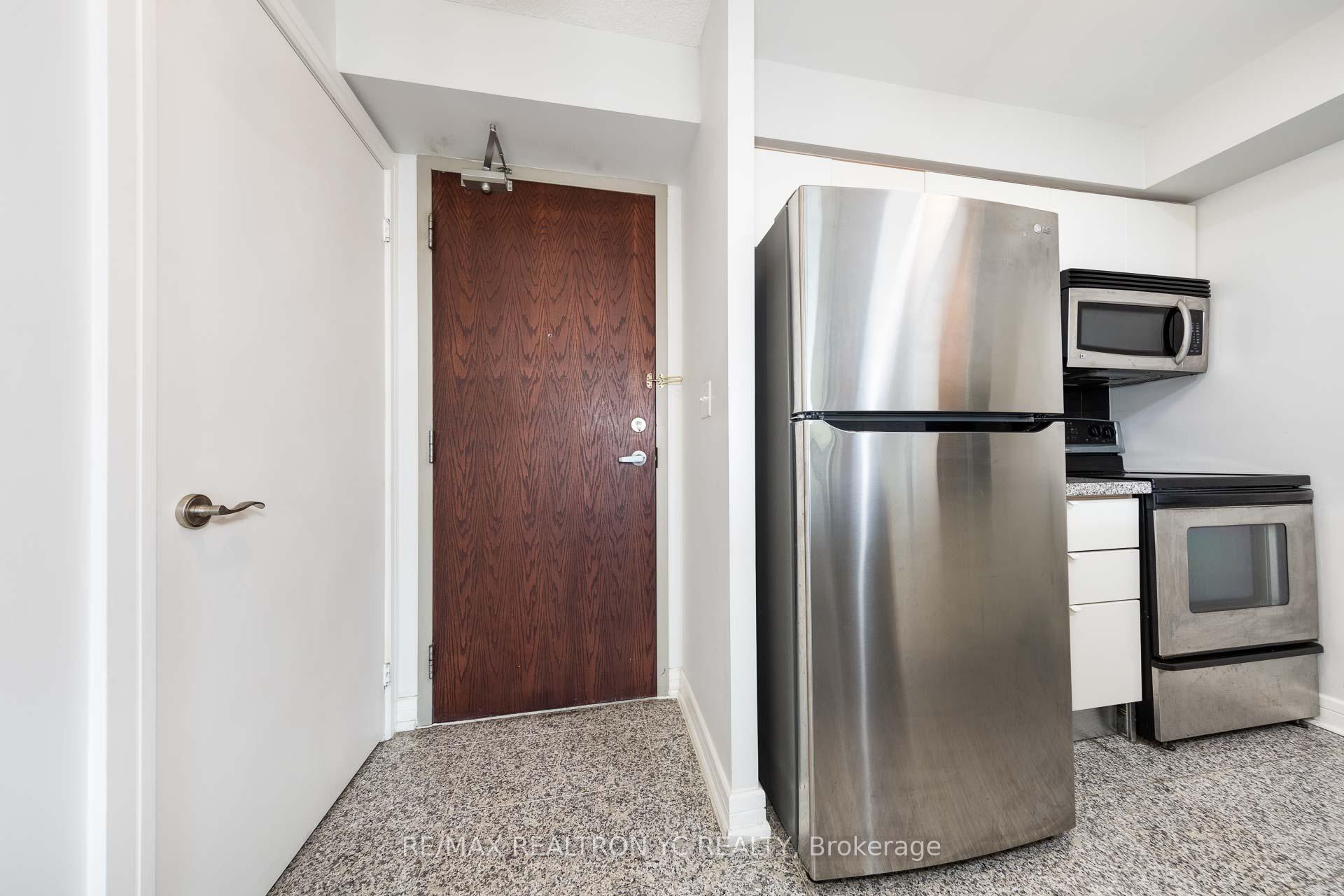 1 Bedroom Condo at 18 Harrison Garden, Toronto For sale