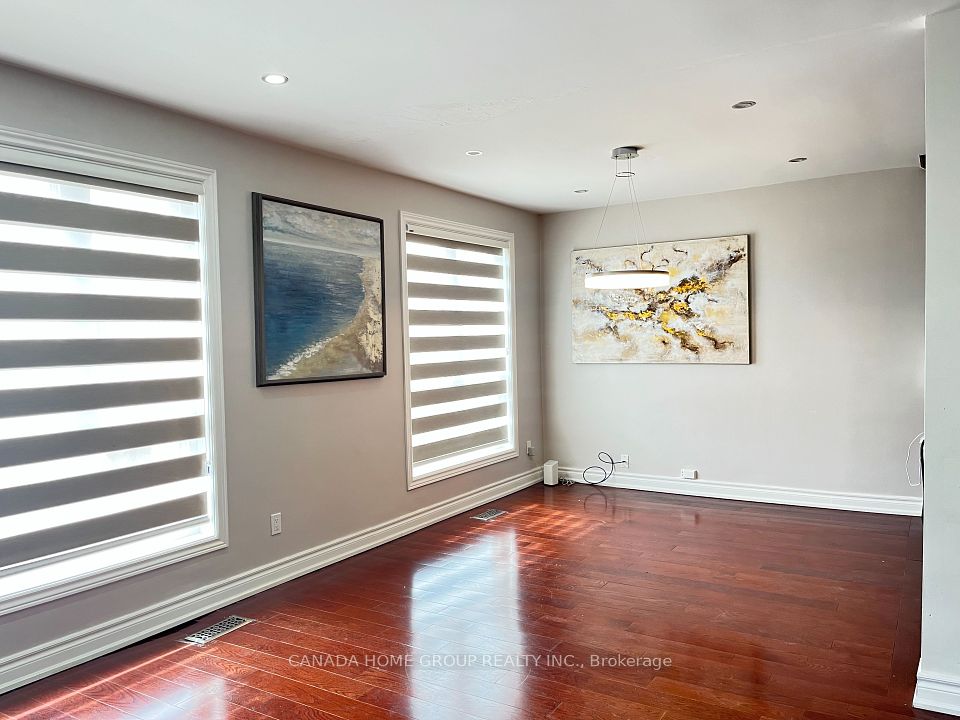 178 Waterloo Avenue, Toronto, ON M3H 3Z1