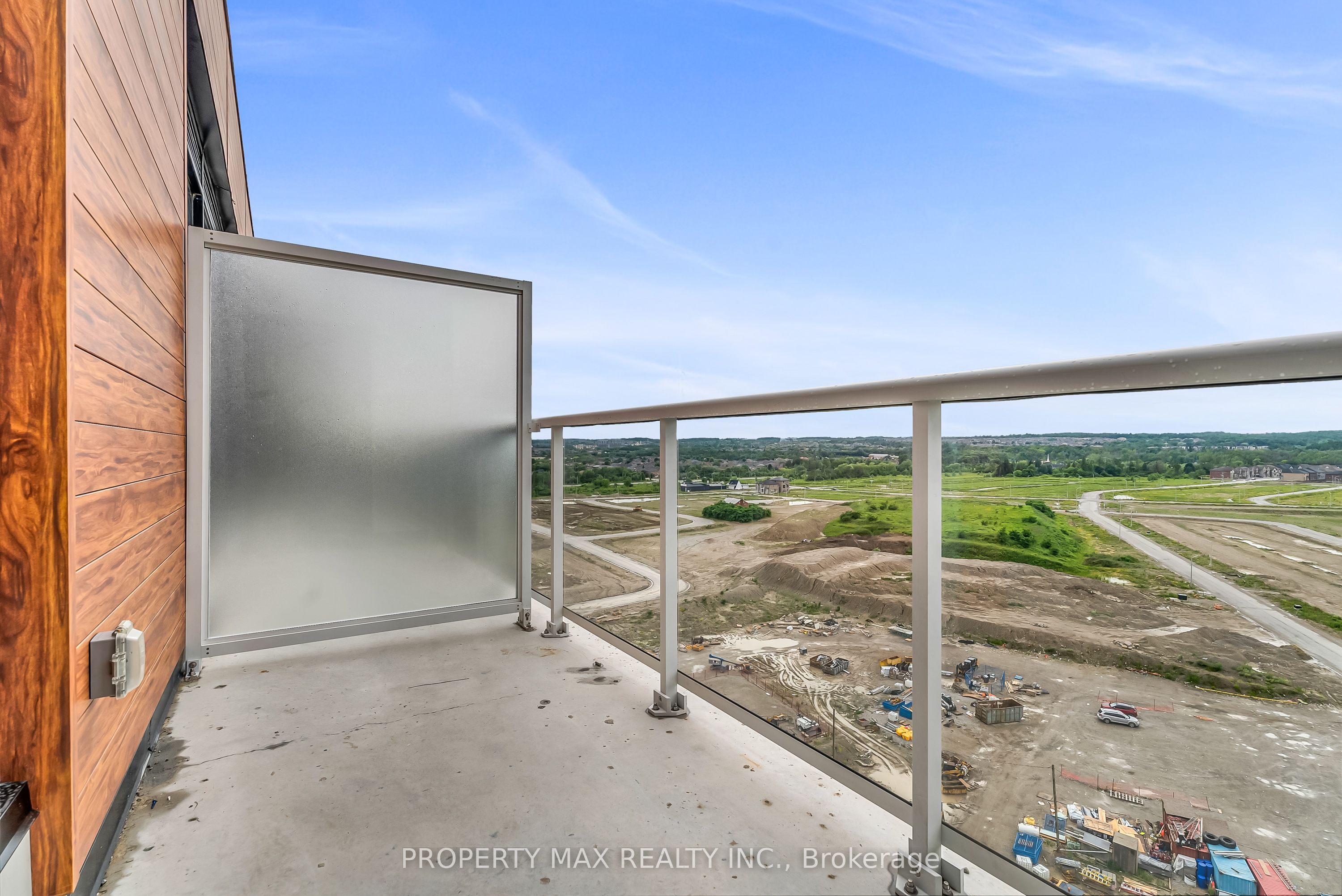 2 David Eyer Road, #1428