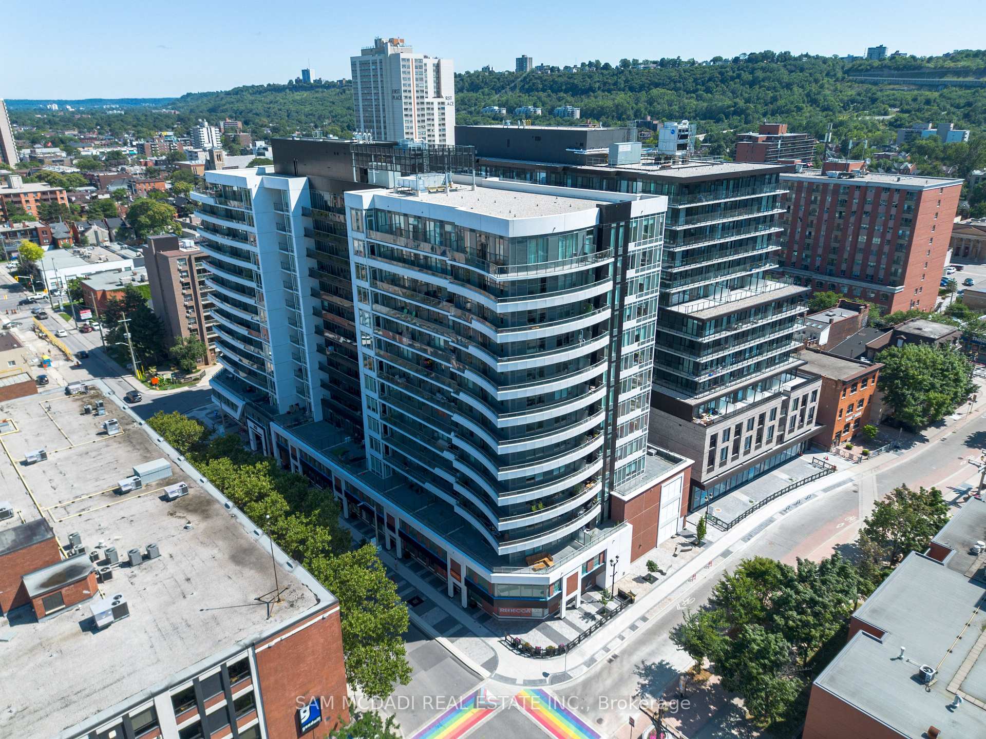 2 Bedrooms Condo at 212 King William,  Hamilton For sale