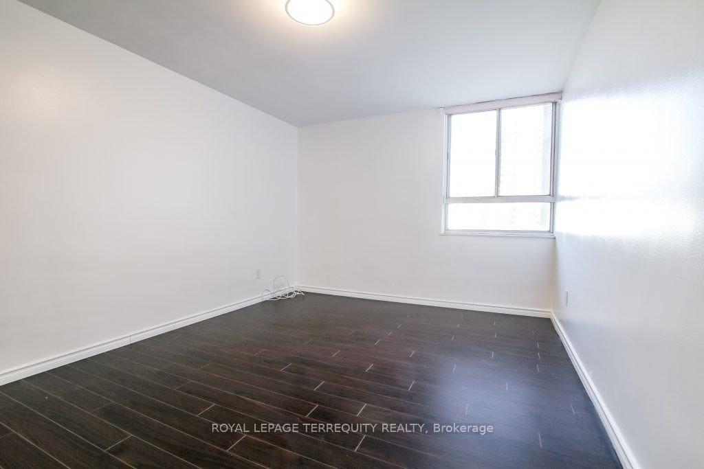 2 Bedrooms Condo at 5 Massey, Toronto For sale