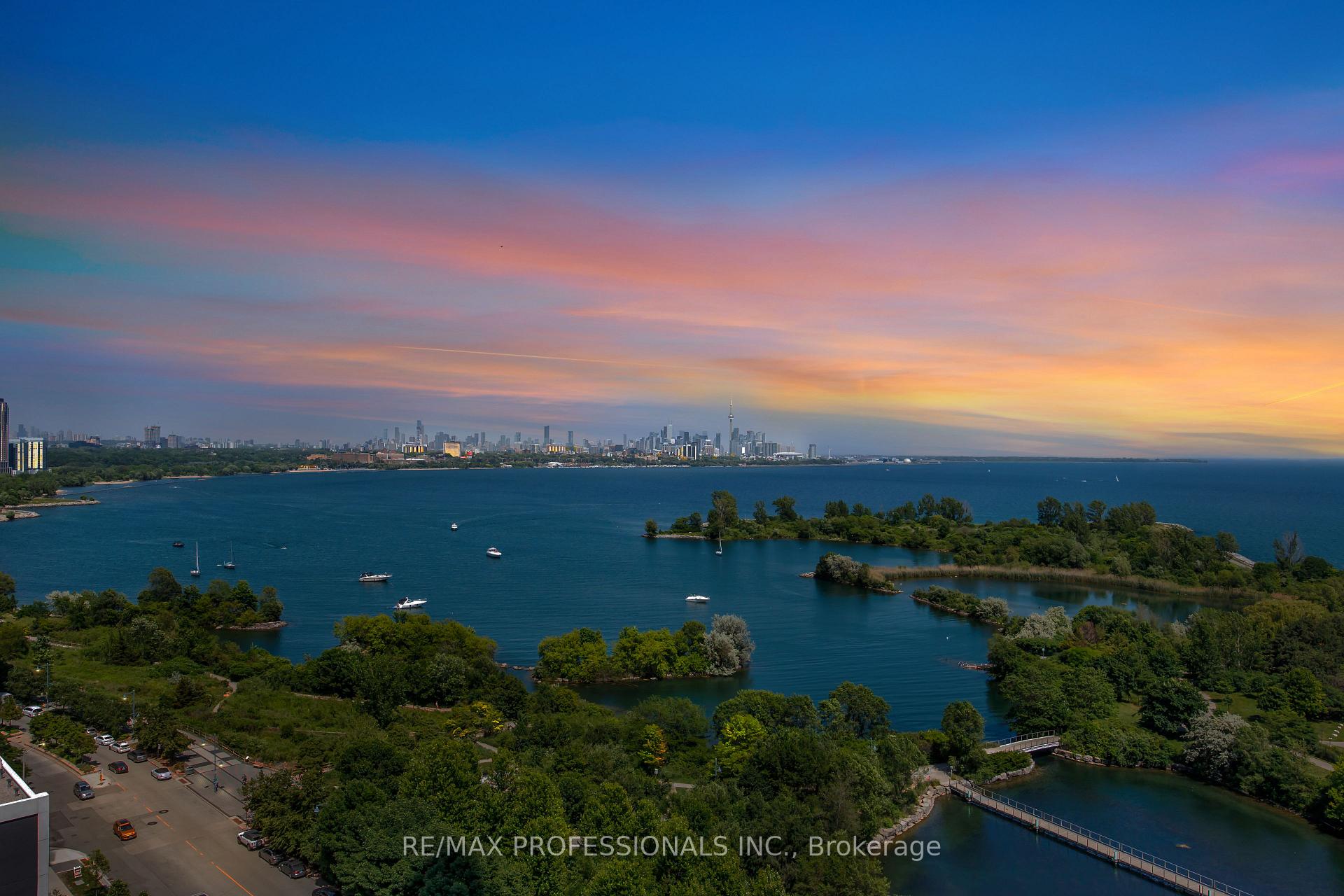 2 Bedrooms Condo at 20 Shore Breeze, Toronto For sale