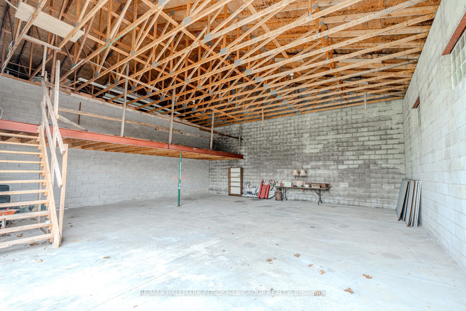 1331 Flos Road 3 E